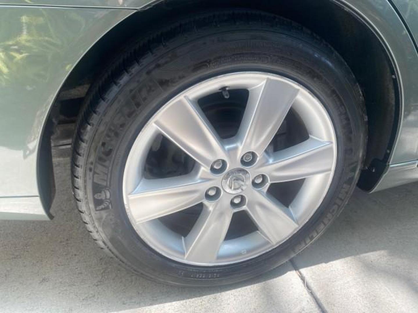 2005 Oasis Green Pearl /Ash Lexus ES 330 1 OWNER LOW MILES 62,870 (JTHBA30GX55) with an 3.3L DOHC EFI 24-Valve V6 Engine engine, Automatic transmission, located at 4701 North Dixie Hwy, Pompano Beach, FL, 33064, (954) 422-2889, 26.240938, -80.123474 - OUR WEBPAGE FLORIDACARS1.COM HAS OVER 100 PHOTOS AND FREE CARFAX LINK 2005 LEXUS ES 330 SUNROOF LOADED NON SMOKERS VIN: JTHBA30GX55134432 J T H B A 3 0 G X 5 5 1 3 4 4 3 2 SEDAN 4 DR 3.3L V6 F 24V GASOLINE 29 MPG FRONT WHEEL DRIVE Top Features A/C Seat(s) Mark Levinson Sound Alloy Wheels Memory Seat - Photo#88