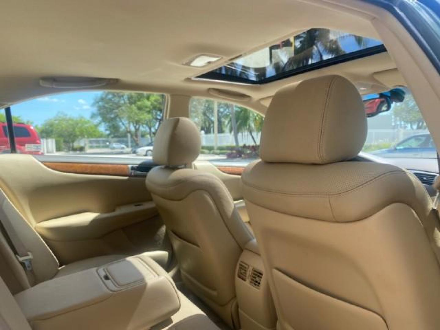2005 Oasis Green Pearl /Ash Lexus ES 330 1 OWNER LOW MILES 62,870 (JTHBA30GX55) with an 3.3L DOHC EFI 24-Valve V6 Engine engine, Automatic transmission, located at 4701 North Dixie Hwy, Pompano Beach, FL, 33064, (954) 422-2889, 26.240938, -80.123474 - OUR WEBPAGE FLORIDACARS1.COM HAS OVER 100 PHOTOS AND FREE CARFAX LINK 2005 LEXUS ES 330 SUNROOF LOADED NON SMOKERS VIN: JTHBA30GX55134432 J T H B A 3 0 G X 5 5 1 3 4 4 3 2 SEDAN 4 DR 3.3L V6 F 24V GASOLINE 29 MPG FRONT WHEEL DRIVE Top Features A/C Seat(s) Mark Levinson Sound Alloy Wheels Memory Seat - Photo#95
