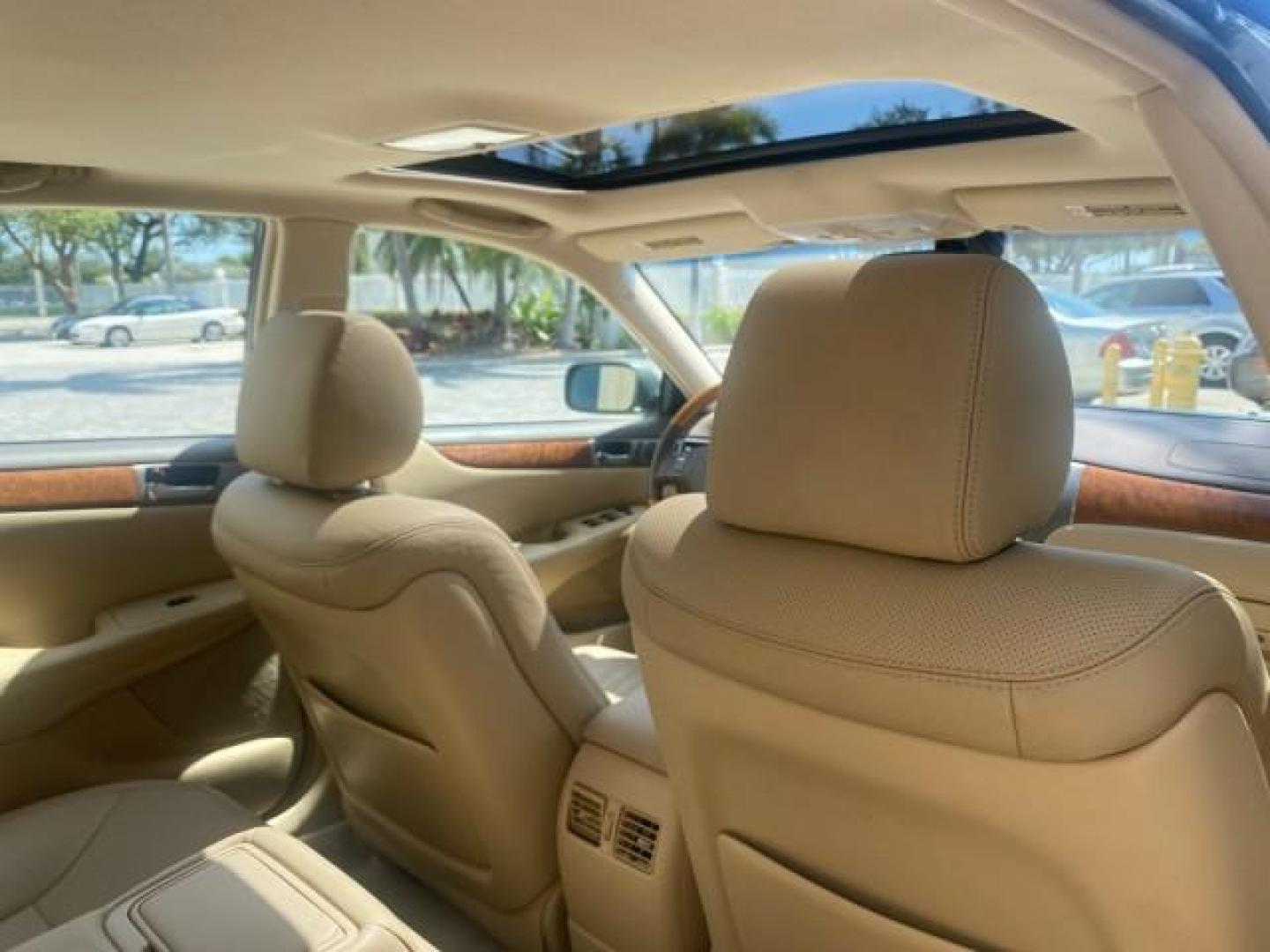 2005 Oasis Green Pearl /Ash Lexus ES 330 1 OWNER LOW MILES 62,870 (JTHBA30GX55) with an 3.3L DOHC EFI 24-Valve V6 Engine engine, Automatic transmission, located at 4701 North Dixie Hwy, Pompano Beach, FL, 33064, (954) 422-2889, 26.240938, -80.123474 - OUR WEBPAGE FLORIDACARS1.COM HAS OVER 100 PHOTOS AND FREE CARFAX LINK 2005 LEXUS ES 330 SUNROOF LOADED NON SMOKERS VIN: JTHBA30GX55134432 J T H B A 3 0 G X 5 5 1 3 4 4 3 2 SEDAN 4 DR 3.3L V6 F 24V GASOLINE 29 MPG FRONT WHEEL DRIVE Top Features A/C Seat(s) Mark Levinson Sound Alloy Wheels Memory Seat - Photo#96