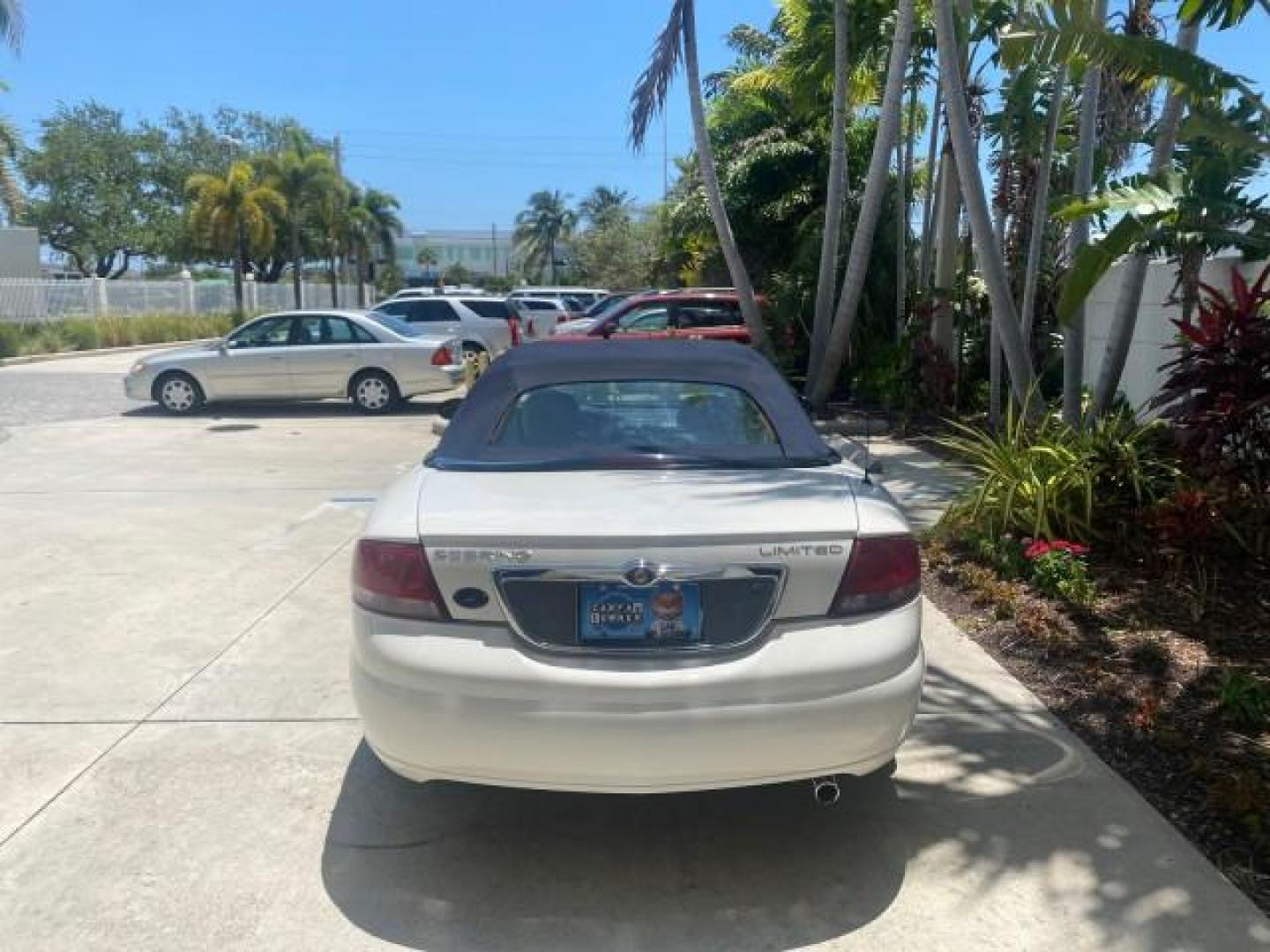 2002 Stone White /Royal Blue/Cream Chrysler Sebring Limited FL LOW MILES 34,440 (1C3EL65R52N) with an 2.7L MFI DOHC 24-Valve V6 Engine engine, Automatic transmission, located at 4701 North Dixie Hwy, Pompano Beach, FL, 33064, (954) 422-2889, 26.240938, -80.123474 - OUR WEBPAGE FLORIDACARS1.COM HAS OVER 100 PHOTOS AND FREE CARFAX LINK 2002 CHRYSLER SEBRING LIMITED VIN: 1C3EL65R52N169318 1 C 3 E L 6 5 R 5 2 N 1 6 9 3 1 8 CONVERTIBLE 2.7L V6 F DOHC GASOLINE FRONT WHEEL DRIVE Top Features Alloy Wheels Soft Top Infinity Sound System Sunroof(s) Leather Seats Basic F - Photo#6