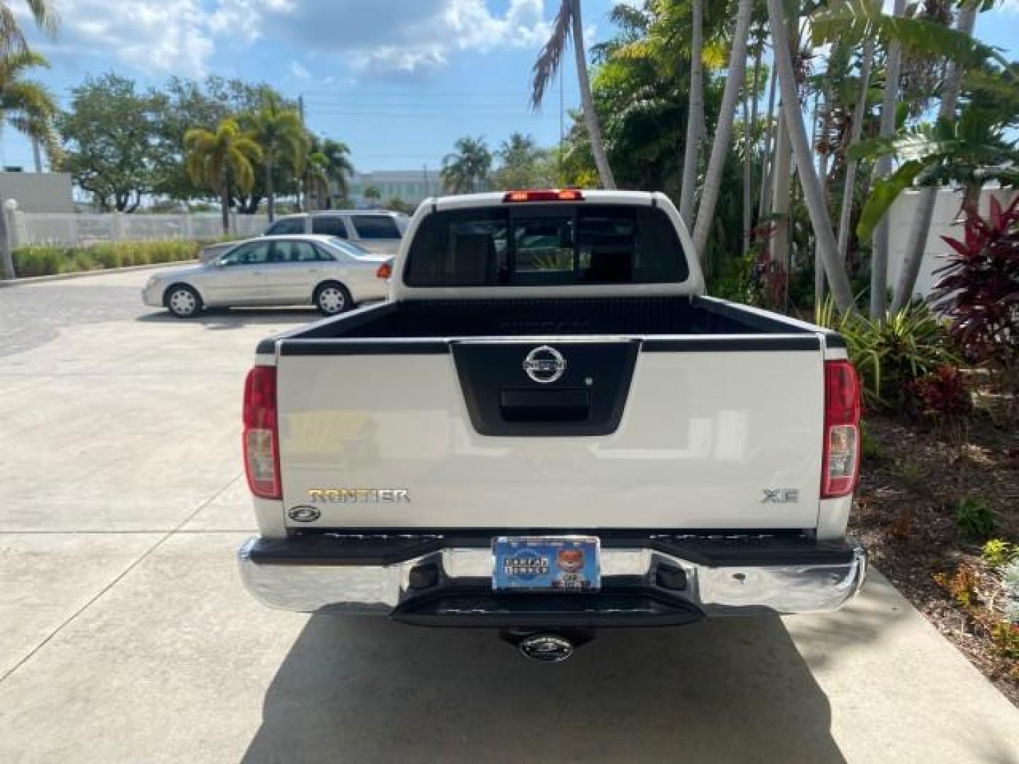 2006 Avalanche /Steel Nissan Frontier XE LOW MILES NO ACCIDENTS (1N6BD06TX6C) with an 2.5L DOHC 16-Valve 4-Cyl Engine engine, Automatic transmission, located at 4701 North Dixie Hwy, Pompano Beach, FL, 33064, (954) 422-2889, 26.240938, -80.123474 - OUR WEBPAGE FLORIDACARS1.COM HAS OVER 100 PHOTOS AND FREE CARFAX LINK 2006 NISSAN FRONTIER XE VIN: 1N6BD06TX6C402109 1 N 6 B D 0 6 T X 6 C 4 0 2 1 0 9 CLUB CAB PICKUP 4 DR 2.5L I4 F DOHC 16V 4 CYL 24 MPG GASOLINE REAR WHEEL DRIVE Top Features Bed Liner Tow Hitch Cloth Seats Basic Features ABS Brakes - Photo#6