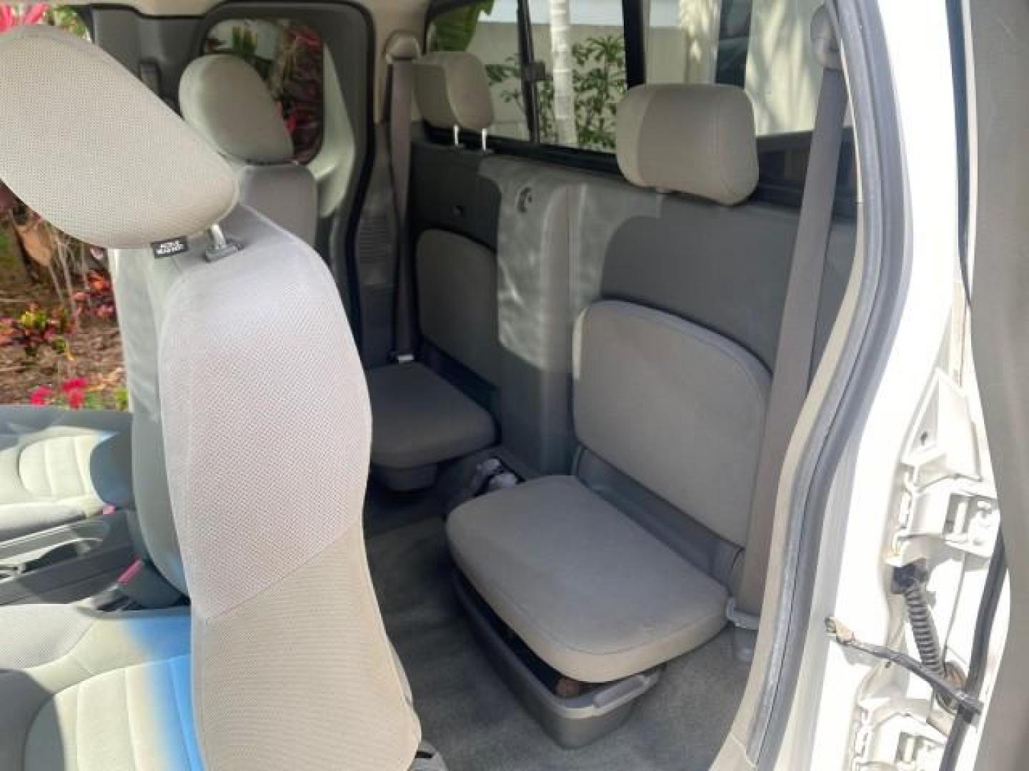 2006 Avalanche /Steel Nissan Frontier XE LOW MILES NO ACCIDENTS (1N6BD06TX6C) with an 2.5L DOHC 16-Valve 4-Cyl Engine engine, Automatic transmission, located at 4701 North Dixie Hwy, Pompano Beach, FL, 33064, (954) 422-2889, 26.240938, -80.123474 - OUR WEBPAGE FLORIDACARS1.COM HAS OVER 100 PHOTOS AND FREE CARFAX LINK 2006 NISSAN FRONTIER XE VIN: 1N6BD06TX6C402109 1 N 6 B D 0 6 T X 6 C 4 0 2 1 0 9 CLUB CAB PICKUP 4 DR 2.5L I4 F DOHC 16V 4 CYL 24 MPG GASOLINE REAR WHEEL DRIVE Top Features Bed Liner Tow Hitch Cloth Seats Basic Features ABS Brakes - Photo#14