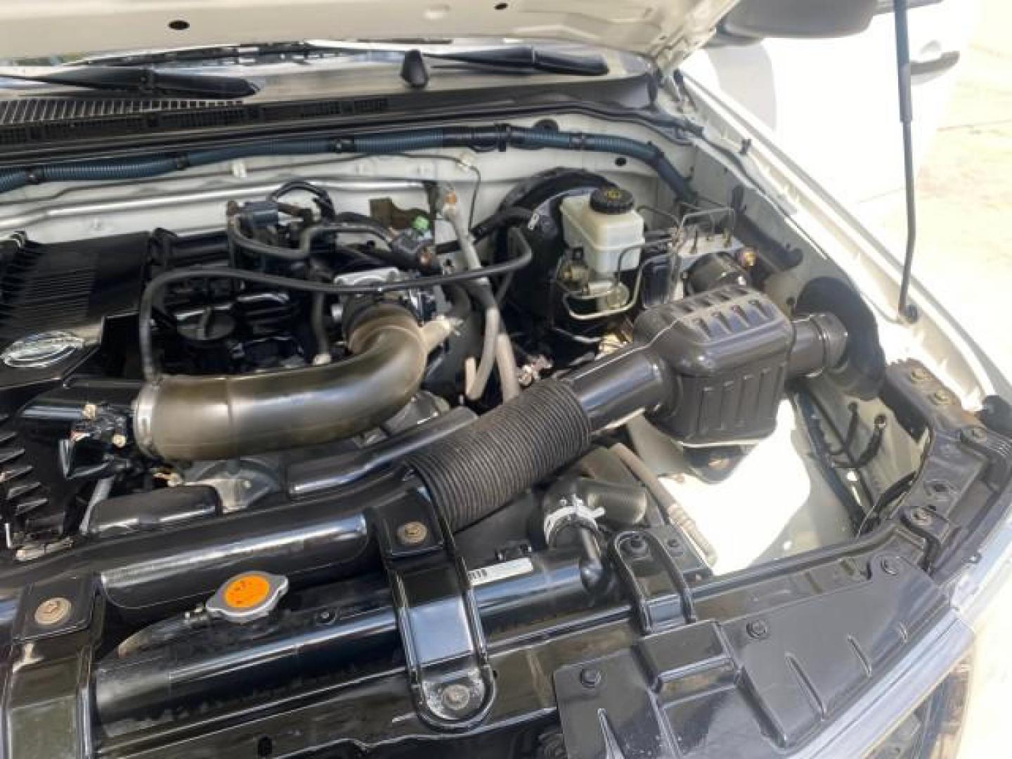 2006 Avalanche /Steel Nissan Frontier XE LOW MILES NO ACCIDENTS (1N6BD06TX6C) with an 2.5L DOHC 16-Valve 4-Cyl Engine engine, Automatic transmission, located at 4701 North Dixie Hwy, Pompano Beach, FL, 33064, (954) 422-2889, 26.240938, -80.123474 - OUR WEBPAGE FLORIDACARS1.COM HAS OVER 100 PHOTOS AND FREE CARFAX LINK 2006 NISSAN FRONTIER XE VIN: 1N6BD06TX6C402109 1 N 6 B D 0 6 T X 6 C 4 0 2 1 0 9 CLUB CAB PICKUP 4 DR 2.5L I4 F DOHC 16V 4 CYL 24 MPG GASOLINE REAR WHEEL DRIVE Top Features Bed Liner Tow Hitch Cloth Seats Basic Features ABS Brakes - Photo#26