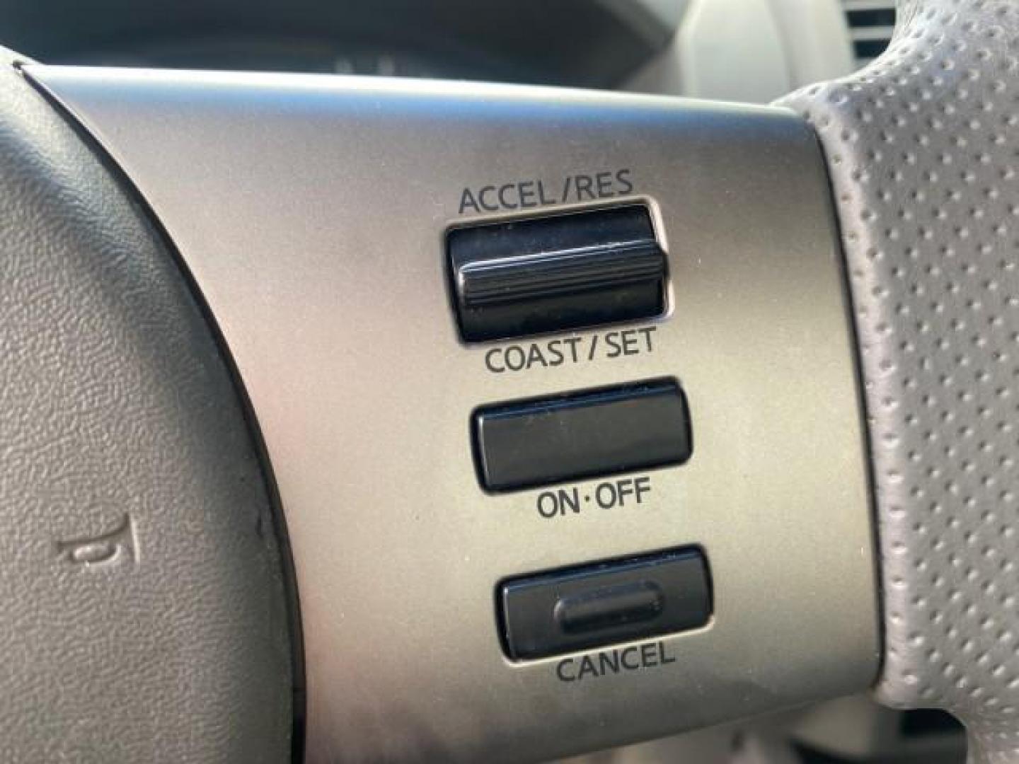 2006 Avalanche /Steel Nissan Frontier XE LOW MILES NO ACCIDENTS (1N6BD06TX6C) with an 2.5L DOHC 16-Valve 4-Cyl Engine engine, Automatic transmission, located at 4701 North Dixie Hwy, Pompano Beach, FL, 33064, (954) 422-2889, 26.240938, -80.123474 - OUR WEBPAGE FLORIDACARS1.COM HAS OVER 100 PHOTOS AND FREE CARFAX LINK 2006 NISSAN FRONTIER XE VIN: 1N6BD06TX6C402109 1 N 6 B D 0 6 T X 6 C 4 0 2 1 0 9 CLUB CAB PICKUP 4 DR 2.5L I4 F DOHC 16V 4 CYL 24 MPG GASOLINE REAR WHEEL DRIVE Top Features Bed Liner Tow Hitch Cloth Seats Basic Features ABS Brakes - Photo#39