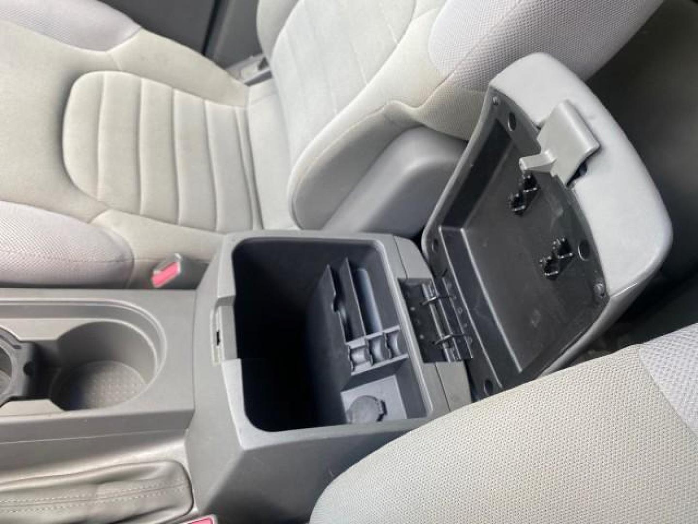 2006 Avalanche /Steel Nissan Frontier XE LOW MILES NO ACCIDENTS (1N6BD06TX6C) with an 2.5L DOHC 16-Valve 4-Cyl Engine engine, Automatic transmission, located at 4701 North Dixie Hwy, Pompano Beach, FL, 33064, (954) 422-2889, 26.240938, -80.123474 - OUR WEBPAGE FLORIDACARS1.COM HAS OVER 100 PHOTOS AND FREE CARFAX LINK 2006 NISSAN FRONTIER XE VIN: 1N6BD06TX6C402109 1 N 6 B D 0 6 T X 6 C 4 0 2 1 0 9 CLUB CAB PICKUP 4 DR 2.5L I4 F DOHC 16V 4 CYL 24 MPG GASOLINE REAR WHEEL DRIVE Top Features Bed Liner Tow Hitch Cloth Seats Basic Features ABS Brakes - Photo#45