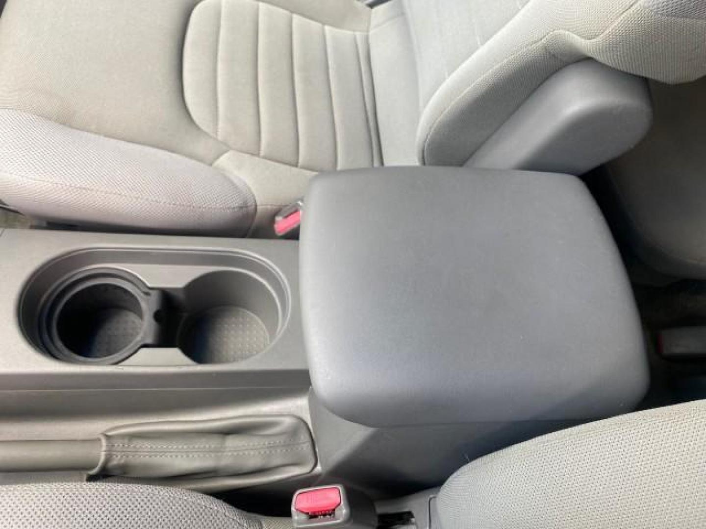 2006 Avalanche /Steel Nissan Frontier XE LOW MILES NO ACCIDENTS (1N6BD06TX6C) with an 2.5L DOHC 16-Valve 4-Cyl Engine engine, Automatic transmission, located at 4701 North Dixie Hwy, Pompano Beach, FL, 33064, (954) 422-2889, 26.240938, -80.123474 - OUR WEBPAGE FLORIDACARS1.COM HAS OVER 100 PHOTOS AND FREE CARFAX LINK 2006 NISSAN FRONTIER XE VIN: 1N6BD06TX6C402109 1 N 6 B D 0 6 T X 6 C 4 0 2 1 0 9 CLUB CAB PICKUP 4 DR 2.5L I4 F DOHC 16V 4 CYL 24 MPG GASOLINE REAR WHEEL DRIVE Top Features Bed Liner Tow Hitch Cloth Seats Basic Features ABS Brakes - Photo#46