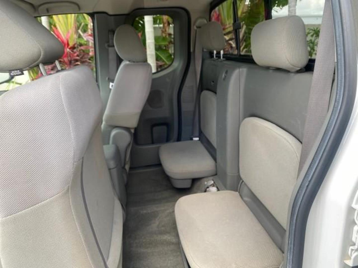 2006 Avalanche /Steel Nissan Frontier XE LOW MILES NO ACCIDENTS (1N6BD06TX6C) with an 2.5L DOHC 16-Valve 4-Cyl Engine engine, Automatic transmission, located at 4701 North Dixie Hwy, Pompano Beach, FL, 33064, (954) 422-2889, 26.240938, -80.123474 - OUR WEBPAGE FLORIDACARS1.COM HAS OVER 100 PHOTOS AND FREE CARFAX LINK 2006 NISSAN FRONTIER XE VIN: 1N6BD06TX6C402109 1 N 6 B D 0 6 T X 6 C 4 0 2 1 0 9 CLUB CAB PICKUP 4 DR 2.5L I4 F DOHC 16V 4 CYL 24 MPG GASOLINE REAR WHEEL DRIVE Top Features Bed Liner Tow Hitch Cloth Seats Basic Features ABS Brakes - Photo#59