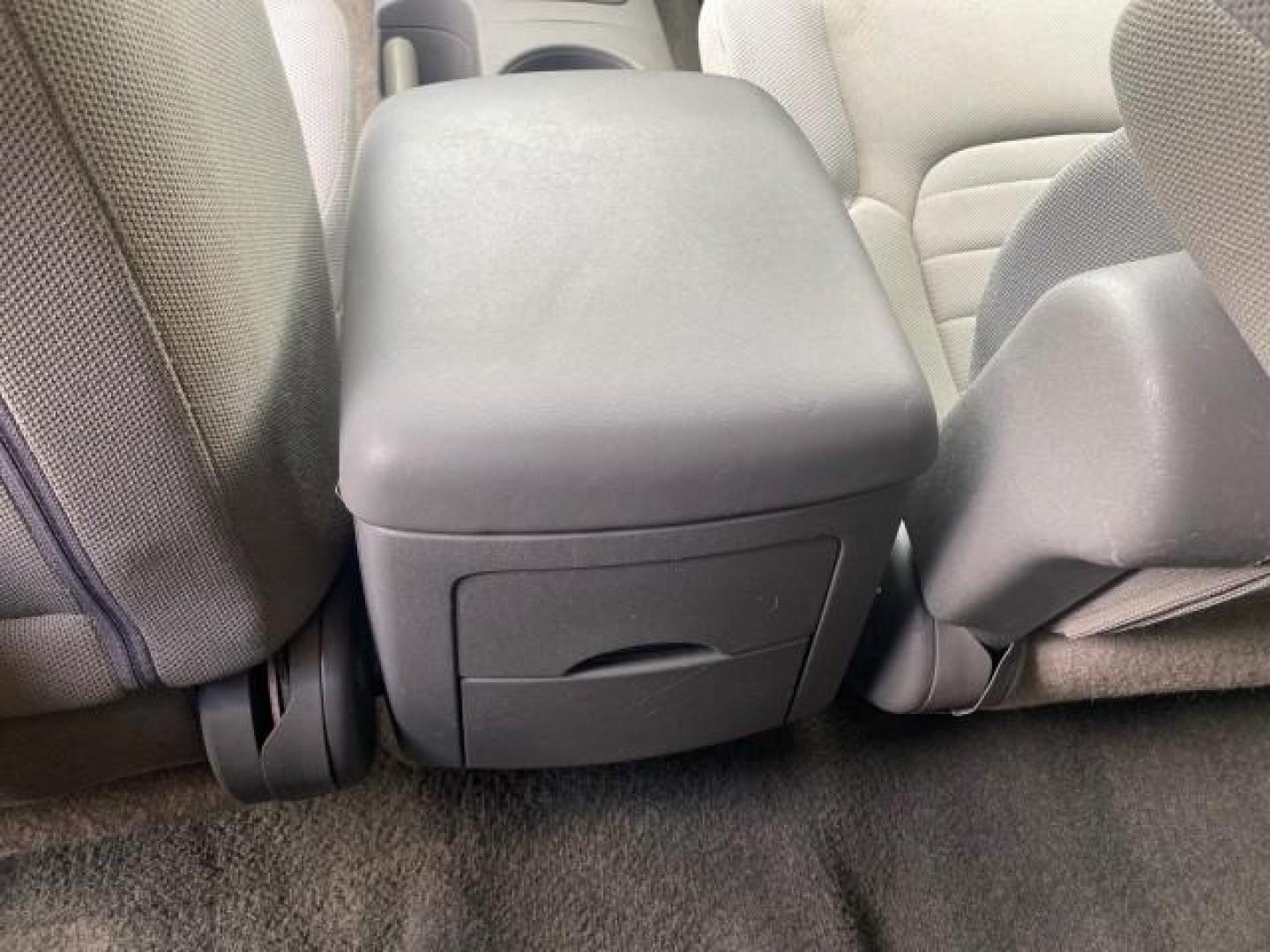 2006 Avalanche /Steel Nissan Frontier XE LOW MILES NO ACCIDENTS (1N6BD06TX6C) with an 2.5L DOHC 16-Valve 4-Cyl Engine engine, Automatic transmission, located at 4701 North Dixie Hwy, Pompano Beach, FL, 33064, (954) 422-2889, 26.240938, -80.123474 - OUR WEBPAGE FLORIDACARS1.COM HAS OVER 100 PHOTOS AND FREE CARFAX LINK 2006 NISSAN FRONTIER XE VIN: 1N6BD06TX6C402109 1 N 6 B D 0 6 T X 6 C 4 0 2 1 0 9 CLUB CAB PICKUP 4 DR 2.5L I4 F DOHC 16V 4 CYL 24 MPG GASOLINE REAR WHEEL DRIVE Top Features Bed Liner Tow Hitch Cloth Seats Basic Features ABS Brakes - Photo#62