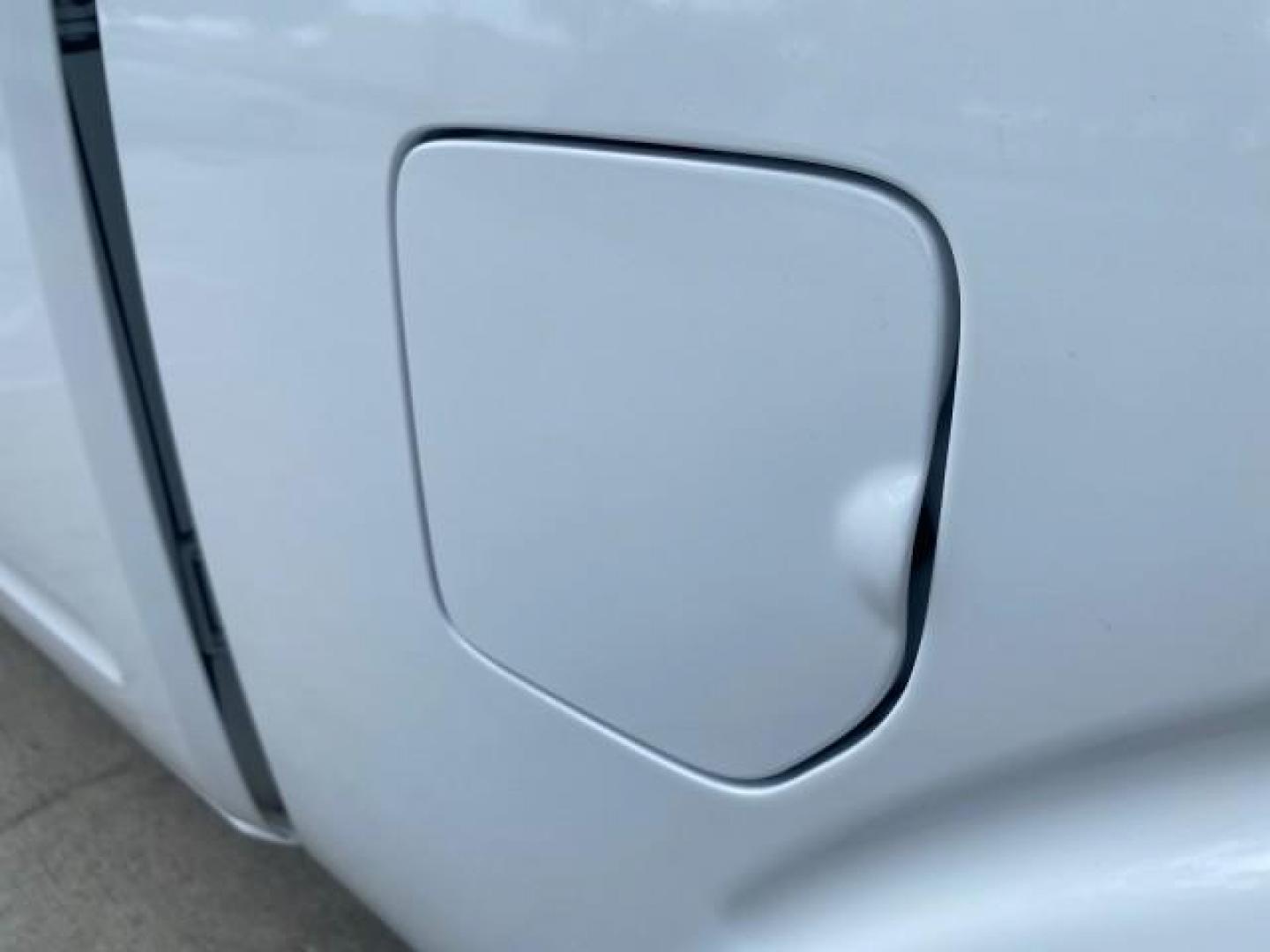 2006 Avalanche /Steel Nissan Frontier XE LOW MILES NO ACCIDENTS (1N6BD06TX6C) with an 2.5L DOHC 16-Valve 4-Cyl Engine engine, Automatic transmission, located at 4701 North Dixie Hwy, Pompano Beach, FL, 33064, (954) 422-2889, 26.240938, -80.123474 - OUR WEBPAGE FLORIDACARS1.COM HAS OVER 100 PHOTOS AND FREE CARFAX LINK 2006 NISSAN FRONTIER XE VIN: 1N6BD06TX6C402109 1 N 6 B D 0 6 T X 6 C 4 0 2 1 0 9 CLUB CAB PICKUP 4 DR 2.5L I4 F DOHC 16V 4 CYL 24 MPG GASOLINE REAR WHEEL DRIVE Top Features Bed Liner Tow Hitch Cloth Seats Basic Features ABS Brakes - Photo#68