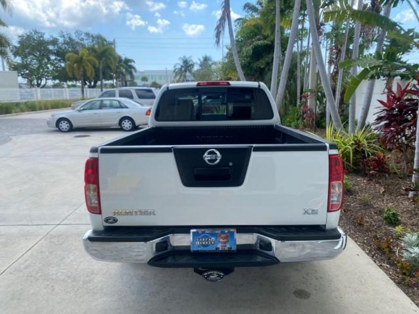 2006 Avalanche /Steel Nissan Frontier XE LOW MILES NO ACCIDENTS (1N6BD06TX6C) with an 2.5L DOHC 16-Valve 4-Cyl Engine engine, Automatic transmission, located at 4701 North Dixie Hwy, Pompano Beach, FL, 33064, (954) 422-2889, 26.240938, -80.123474 - OUR WEBPAGE FLORIDACARS1.COM HAS OVER 100 PHOTOS AND FREE CARFAX LINK 2006 NISSAN FRONTIER XE VIN: 1N6BD06TX6C402109 1 N 6 B D 0 6 T X 6 C 4 0 2 1 0 9 CLUB CAB PICKUP 4 DR 2.5L I4 F DOHC 16V 4 CYL 24 MPG GASOLINE REAR WHEEL DRIVE Top Features Bed Liner Tow Hitch Cloth Seats Basic Features ABS Brakes - Photo#76
