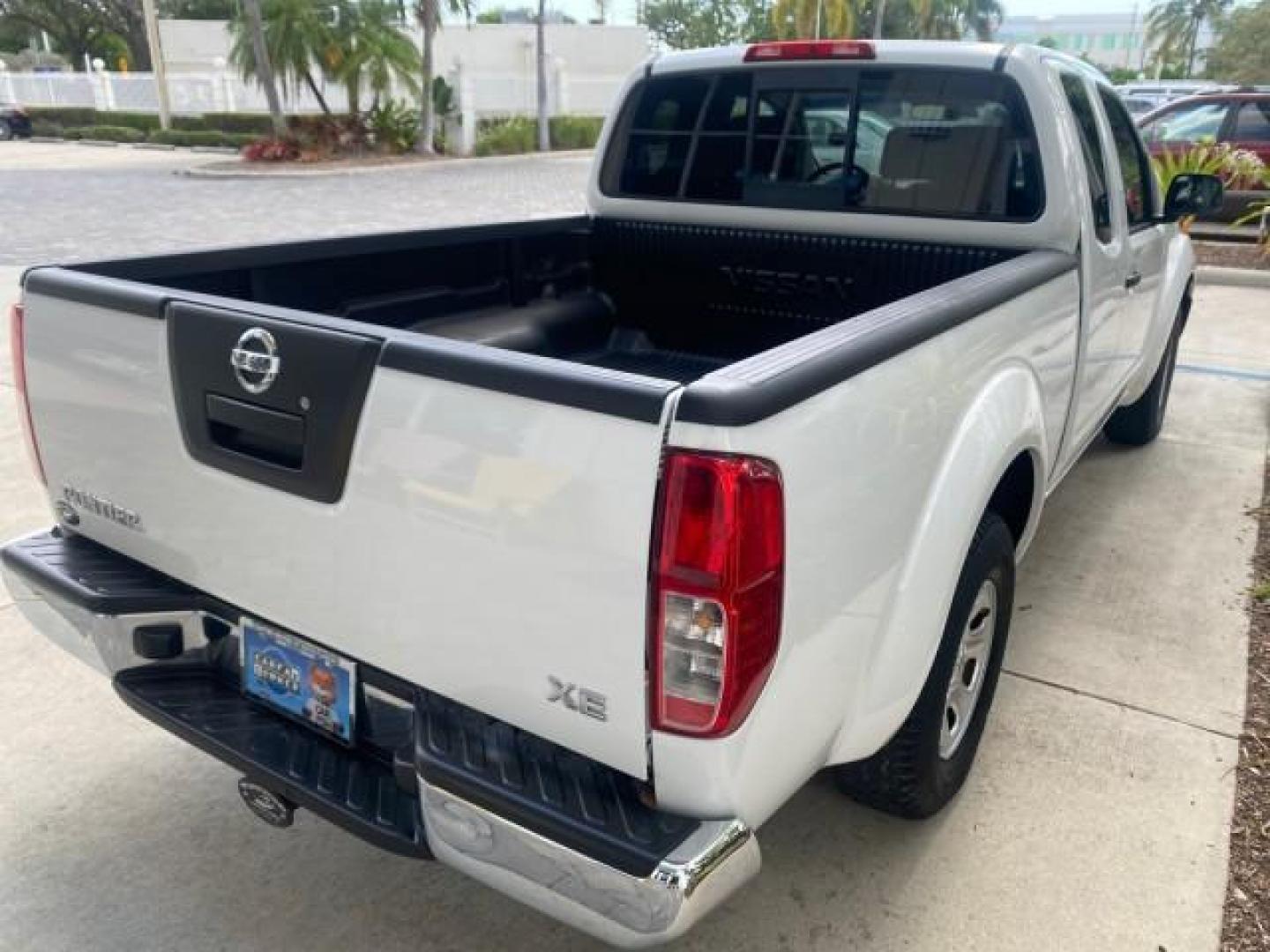 2006 Avalanche /Steel Nissan Frontier XE LOW MILES NO ACCIDENTS (1N6BD06TX6C) with an 2.5L DOHC 16-Valve 4-Cyl Engine engine, Automatic transmission, located at 4701 North Dixie Hwy, Pompano Beach, FL, 33064, (954) 422-2889, 26.240938, -80.123474 - OUR WEBPAGE FLORIDACARS1.COM HAS OVER 100 PHOTOS AND FREE CARFAX LINK 2006 NISSAN FRONTIER XE VIN: 1N6BD06TX6C402109 1 N 6 B D 0 6 T X 6 C 4 0 2 1 0 9 CLUB CAB PICKUP 4 DR 2.5L I4 F DOHC 16V 4 CYL 24 MPG GASOLINE REAR WHEEL DRIVE Top Features Bed Liner Tow Hitch Cloth Seats Basic Features ABS Brakes - Photo#77