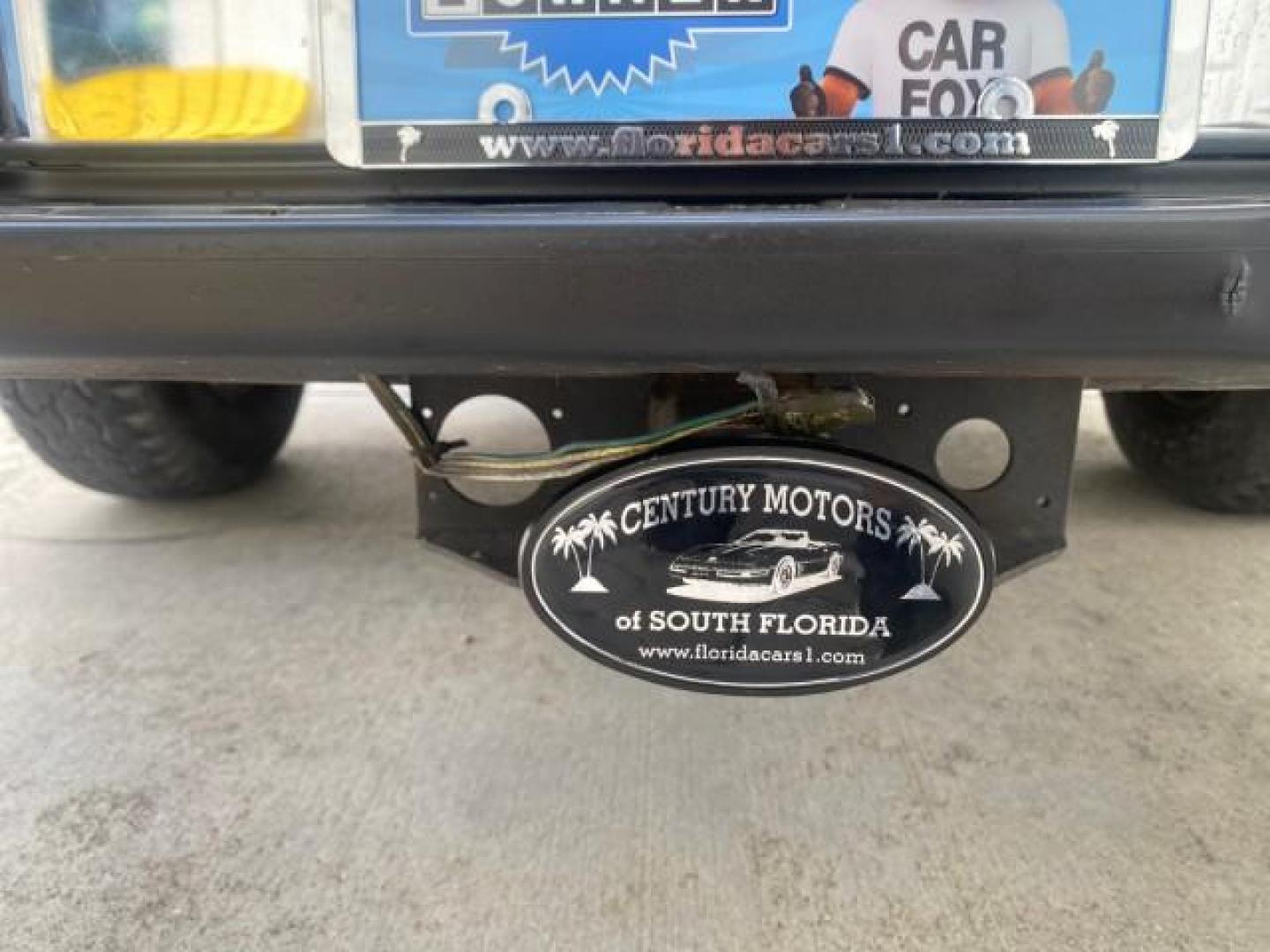 2006 Avalanche /Steel Nissan Frontier XE LOW MILES NO ACCIDENTS (1N6BD06TX6C) with an 2.5L DOHC 16-Valve 4-Cyl Engine engine, Automatic transmission, located at 4701 North Dixie Hwy, Pompano Beach, FL, 33064, (954) 422-2889, 26.240938, -80.123474 - OUR WEBPAGE FLORIDACARS1.COM HAS OVER 100 PHOTOS AND FREE CARFAX LINK 2006 NISSAN FRONTIER XE VIN: 1N6BD06TX6C402109 1 N 6 B D 0 6 T X 6 C 4 0 2 1 0 9 CLUB CAB PICKUP 4 DR 2.5L I4 F DOHC 16V 4 CYL 24 MPG GASOLINE REAR WHEEL DRIVE Top Features Bed Liner Tow Hitch Cloth Seats Basic Features ABS Brakes - Photo#82