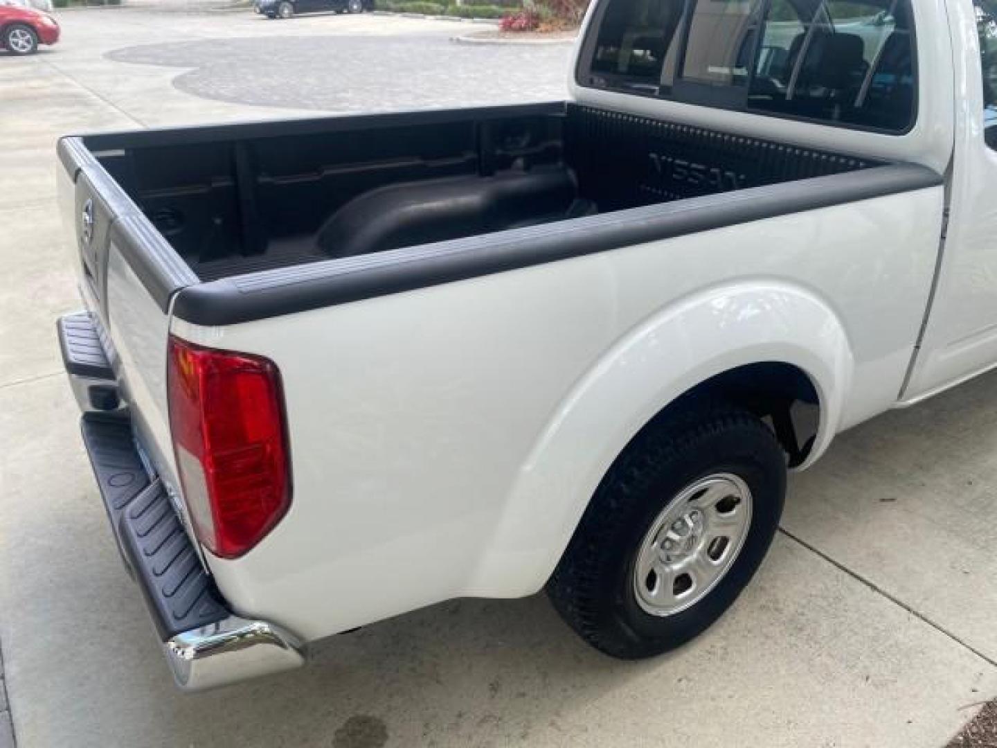 2006 Avalanche /Steel Nissan Frontier XE LOW MILES NO ACCIDENTS (1N6BD06TX6C) with an 2.5L DOHC 16-Valve 4-Cyl Engine engine, Automatic transmission, located at 4701 North Dixie Hwy, Pompano Beach, FL, 33064, (954) 422-2889, 26.240938, -80.123474 - OUR WEBPAGE FLORIDACARS1.COM HAS OVER 100 PHOTOS AND FREE CARFAX LINK 2006 NISSAN FRONTIER XE VIN: 1N6BD06TX6C402109 1 N 6 B D 0 6 T X 6 C 4 0 2 1 0 9 CLUB CAB PICKUP 4 DR 2.5L I4 F DOHC 16V 4 CYL 24 MPG GASOLINE REAR WHEEL DRIVE Top Features Bed Liner Tow Hitch Cloth Seats Basic Features ABS Brakes - Photo#84