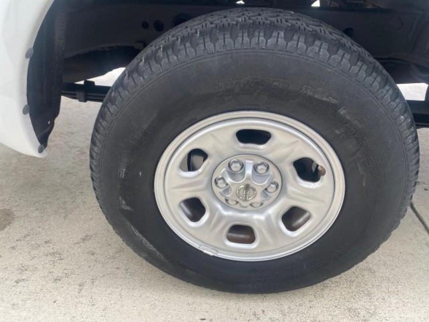 2006 Avalanche /Steel Nissan Frontier XE LOW MILES NO ACCIDENTS (1N6BD06TX6C) with an 2.5L DOHC 16-Valve 4-Cyl Engine engine, Automatic transmission, located at 4701 North Dixie Hwy, Pompano Beach, FL, 33064, (954) 422-2889, 26.240938, -80.123474 - OUR WEBPAGE FLORIDACARS1.COM HAS OVER 100 PHOTOS AND FREE CARFAX LINK 2006 NISSAN FRONTIER XE VIN: 1N6BD06TX6C402109 1 N 6 B D 0 6 T X 6 C 4 0 2 1 0 9 CLUB CAB PICKUP 4 DR 2.5L I4 F DOHC 16V 4 CYL 24 MPG GASOLINE REAR WHEEL DRIVE Top Features Bed Liner Tow Hitch Cloth Seats Basic Features ABS Brakes - Photo#86