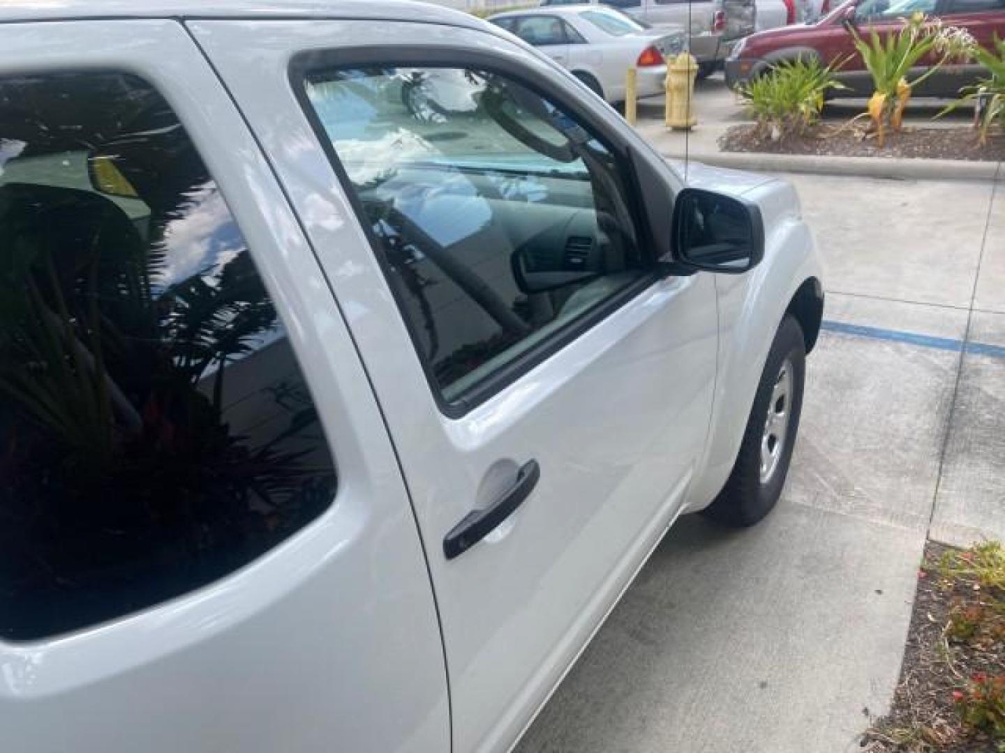 2006 Avalanche /Steel Nissan Frontier XE LOW MILES NO ACCIDENTS (1N6BD06TX6C) with an 2.5L DOHC 16-Valve 4-Cyl Engine engine, Automatic transmission, located at 4701 North Dixie Hwy, Pompano Beach, FL, 33064, (954) 422-2889, 26.240938, -80.123474 - OUR WEBPAGE FLORIDACARS1.COM HAS OVER 100 PHOTOS AND FREE CARFAX LINK 2006 NISSAN FRONTIER XE VIN: 1N6BD06TX6C402109 1 N 6 B D 0 6 T X 6 C 4 0 2 1 0 9 CLUB CAB PICKUP 4 DR 2.5L I4 F DOHC 16V 4 CYL 24 MPG GASOLINE REAR WHEEL DRIVE Top Features Bed Liner Tow Hitch Cloth Seats Basic Features ABS Brakes - Photo#91