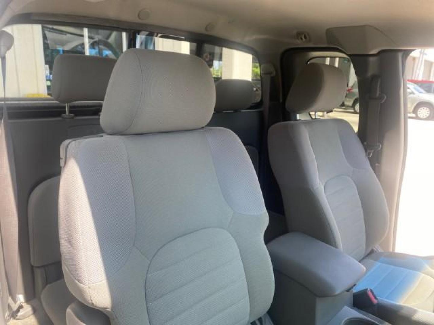 2006 Avalanche /Steel Nissan Frontier XE LOW MILES NO ACCIDENTS (1N6BD06TX6C) with an 2.5L DOHC 16-Valve 4-Cyl Engine engine, Automatic transmission, located at 4701 North Dixie Hwy, Pompano Beach, FL, 33064, (954) 422-2889, 26.240938, -80.123474 - OUR WEBPAGE FLORIDACARS1.COM HAS OVER 100 PHOTOS AND FREE CARFAX LINK 2006 NISSAN FRONTIER XE VIN: 1N6BD06TX6C402109 1 N 6 B D 0 6 T X 6 C 4 0 2 1 0 9 CLUB CAB PICKUP 4 DR 2.5L I4 F DOHC 16V 4 CYL 24 MPG GASOLINE REAR WHEEL DRIVE Top Features Bed Liner Tow Hitch Cloth Seats Basic Features ABS Brakes - Photo#12