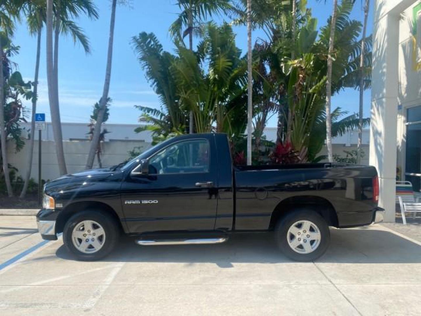 2005 Black /Dark Slate Gray Dodge Ram 1500 SLT 1 OWNER FL LOW MILES 52,299 (1D7HA16D35J) with an 5.7L V8 Hemi Magnum Engine engine, Automatic transmission, located at 4701 North Dixie Hwy, Pompano Beach, FL, 33064, (954) 422-2889, 26.240938, -80.123474 - OUR WEBPAGE FLORIDACARS1.COM HAS OVER 100 PHOTOS AND FREE CARFAX LINK 2005 DODGE RAM 1500 SLT 1 OWNER FLORIDA LIKE NEW! VIN: 1D7HA16D35J624608 1 D 7 H A 1 6 D 3 5 J 6 2 4 6 0 8 PICKUP 5.7L V8 F HEMI 5.7 V8 GASOLINE REAR WHEEL DRIVE Top Features Alloy Wheels Bed Liner Cloth Seats Basic Features ABS B - Photo#4