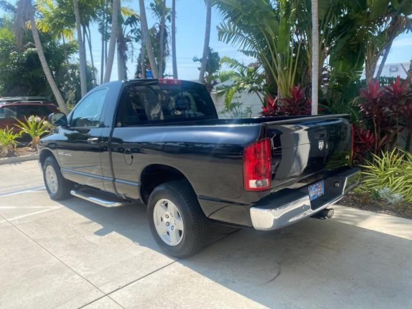 2005 Black /Dark Slate Gray Dodge Ram 1500 SLT 1 OWNER FL LOW MILES 52,299 (1D7HA16D35J) with an 5.7L V8 Hemi Magnum Engine engine, Automatic transmission, located at 4701 North Dixie Hwy, Pompano Beach, FL, 33064, (954) 422-2889, 26.240938, -80.123474 - OUR WEBPAGE FLORIDACARS1.COM HAS OVER 100 PHOTOS AND FREE CARFAX LINK 2005 DODGE RAM 1500 SLT 1 OWNER FLORIDA LIKE NEW! VIN: 1D7HA16D35J624608 1 D 7 H A 1 6 D 3 5 J 6 2 4 6 0 8 PICKUP 5.7L V8 F HEMI 5.7 V8 GASOLINE REAR WHEEL DRIVE Top Features Alloy Wheels Bed Liner Cloth Seats Basic Features ABS B - Photo#5