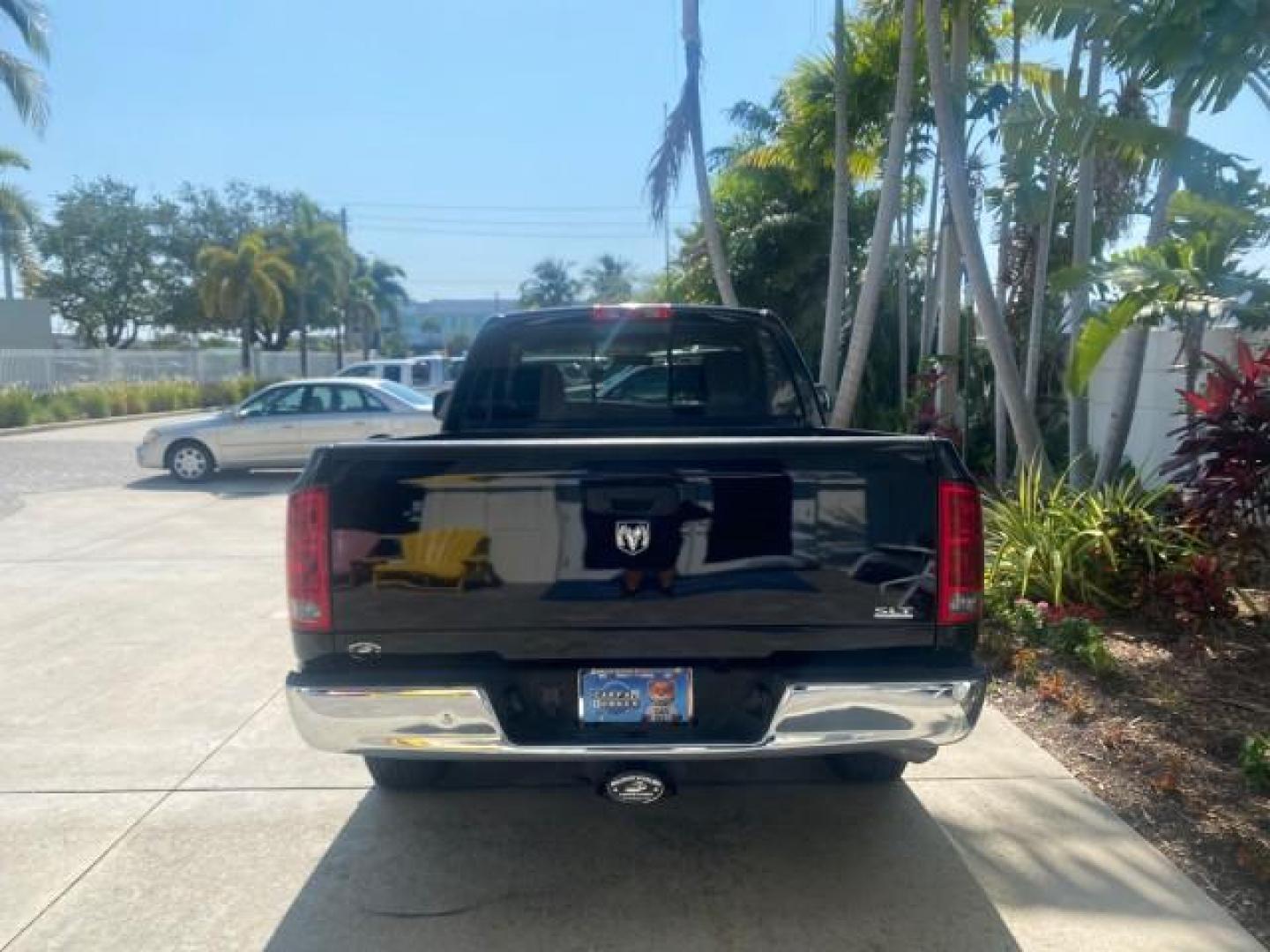 2005 Black /Dark Slate Gray Dodge Ram 1500 SLT 1 OWNER FL LOW MILES 52,299 (1D7HA16D35J) with an 5.7L V8 Hemi Magnum Engine engine, Automatic transmission, located at 4701 North Dixie Hwy, Pompano Beach, FL, 33064, (954) 422-2889, 26.240938, -80.123474 - OUR WEBPAGE FLORIDACARS1.COM HAS OVER 100 PHOTOS AND FREE CARFAX LINK 2005 DODGE RAM 1500 SLT 1 OWNER FLORIDA LIKE NEW! VIN: 1D7HA16D35J624608 1 D 7 H A 1 6 D 3 5 J 6 2 4 6 0 8 PICKUP 5.7L V8 F HEMI 5.7 V8 GASOLINE REAR WHEEL DRIVE Top Features Alloy Wheels Bed Liner Cloth Seats Basic Features ABS B - Photo#6