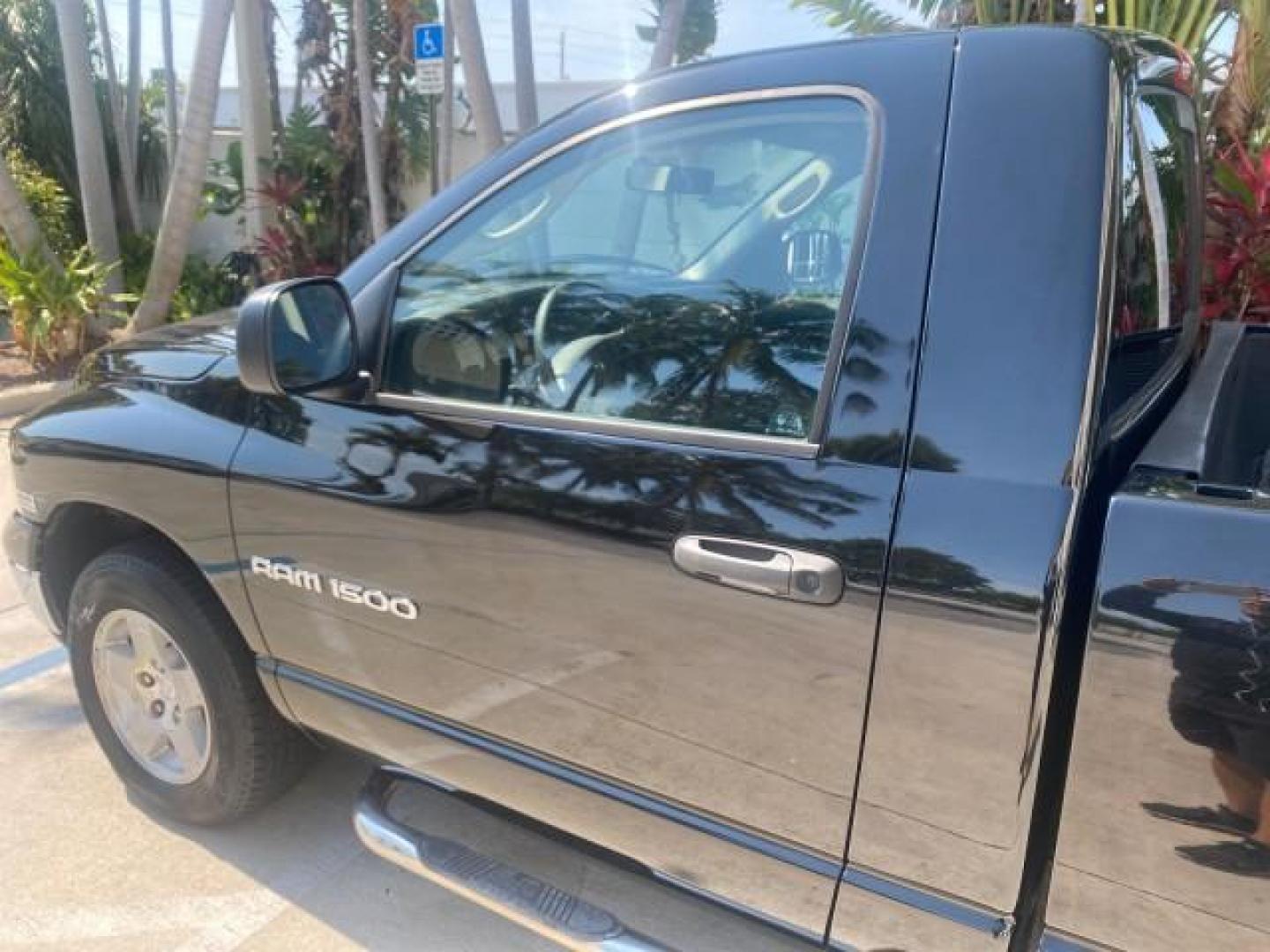 2005 Black /Dark Slate Gray Dodge Ram 1500 SLT 1 OWNER FL LOW MILES 52,299 (1D7HA16D35J) with an 5.7L V8 Hemi Magnum Engine engine, Automatic transmission, located at 4701 North Dixie Hwy, Pompano Beach, FL, 33064, (954) 422-2889, 26.240938, -80.123474 - OUR WEBPAGE FLORIDACARS1.COM HAS OVER 100 PHOTOS AND FREE CARFAX LINK 2005 DODGE RAM 1500 SLT 1 OWNER FLORIDA LIKE NEW! VIN: 1D7HA16D35J624608 1 D 7 H A 1 6 D 3 5 J 6 2 4 6 0 8 PICKUP 5.7L V8 F HEMI 5.7 V8 GASOLINE REAR WHEEL DRIVE Top Features Alloy Wheels Bed Liner Cloth Seats Basic Features ABS B - Photo#28
