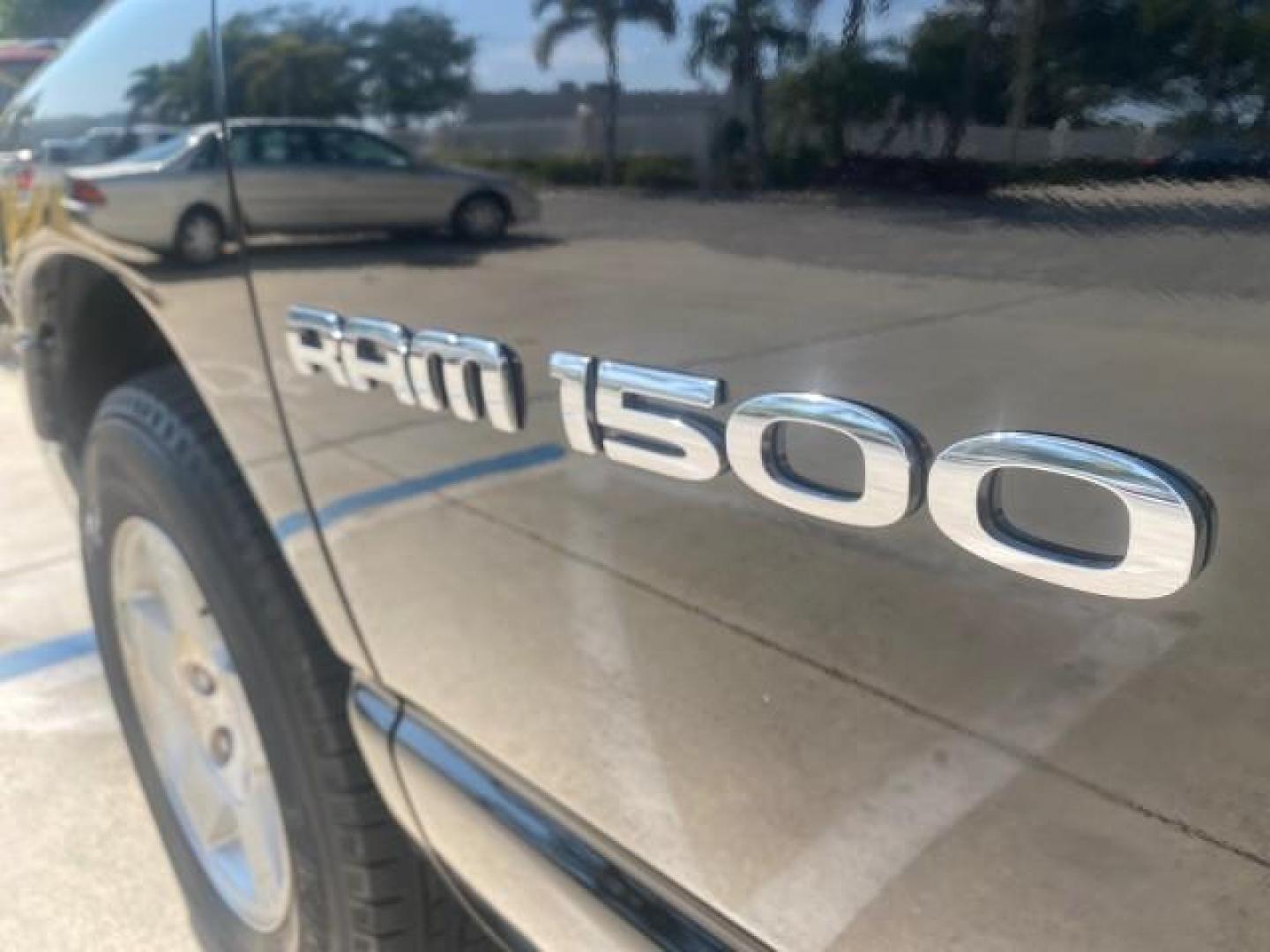 2005 Black /Dark Slate Gray Dodge Ram 1500 SLT 1 OWNER FL LOW MILES 52,299 (1D7HA16D35J) with an 5.7L V8 Hemi Magnum Engine engine, Automatic transmission, located at 4701 North Dixie Hwy, Pompano Beach, FL, 33064, (954) 422-2889, 26.240938, -80.123474 - OUR WEBPAGE FLORIDACARS1.COM HAS OVER 100 PHOTOS AND FREE CARFAX LINK 2005 DODGE RAM 1500 SLT 1 OWNER FLORIDA LIKE NEW! VIN: 1D7HA16D35J624608 1 D 7 H A 1 6 D 3 5 J 6 2 4 6 0 8 PICKUP 5.7L V8 F HEMI 5.7 V8 GASOLINE REAR WHEEL DRIVE Top Features Alloy Wheels Bed Liner Cloth Seats Basic Features ABS B - Photo#33
