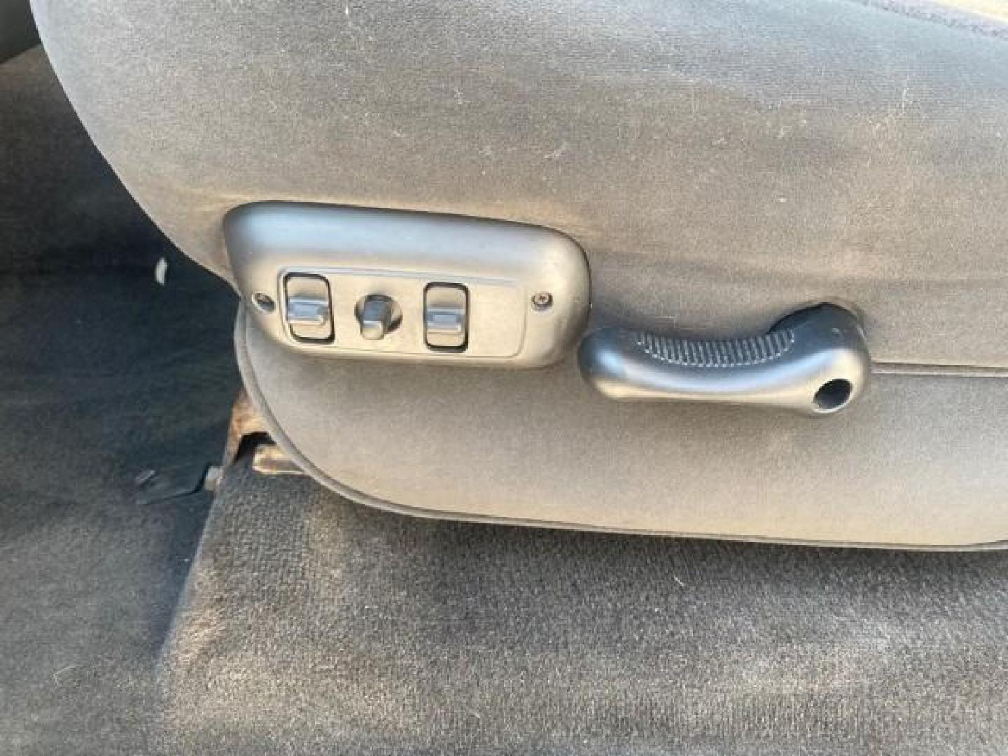 2005 Black /Dark Slate Gray Dodge Ram 1500 SLT 1 OWNER FL LOW MILES 52,299 (1D7HA16D35J) with an 5.7L V8 Hemi Magnum Engine engine, Automatic transmission, located at 4701 North Dixie Hwy, Pompano Beach, FL, 33064, (954) 422-2889, 26.240938, -80.123474 - OUR WEBPAGE FLORIDACARS1.COM HAS OVER 100 PHOTOS AND FREE CARFAX LINK 2005 DODGE RAM 1500 SLT 1 OWNER FLORIDA LIKE NEW! VIN: 1D7HA16D35J624608 1 D 7 H A 1 6 D 3 5 J 6 2 4 6 0 8 PICKUP 5.7L V8 F HEMI 5.7 V8 GASOLINE REAR WHEEL DRIVE Top Features Alloy Wheels Bed Liner Cloth Seats Basic Features ABS B - Photo#35
