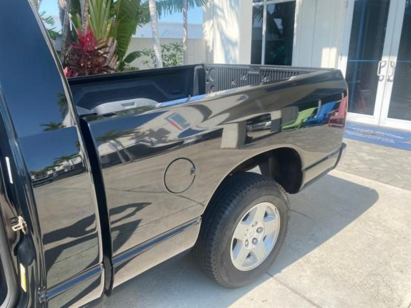 2005 Black /Dark Slate Gray Dodge Ram 1500 SLT 1 OWNER FL LOW MILES 52,299 (1D7HA16D35J) with an 5.7L V8 Hemi Magnum Engine engine, Automatic transmission, located at 4701 North Dixie Hwy, Pompano Beach, FL, 33064, (954) 422-2889, 26.240938, -80.123474 - OUR WEBPAGE FLORIDACARS1.COM HAS OVER 100 PHOTOS AND FREE CARFAX LINK 2005 DODGE RAM 1500 SLT 1 OWNER FLORIDA LIKE NEW! VIN: 1D7HA16D35J624608 1 D 7 H A 1 6 D 3 5 J 6 2 4 6 0 8 PICKUP 5.7L V8 F HEMI 5.7 V8 GASOLINE REAR WHEEL DRIVE Top Features Alloy Wheels Bed Liner Cloth Seats Basic Features ABS B - Photo#58