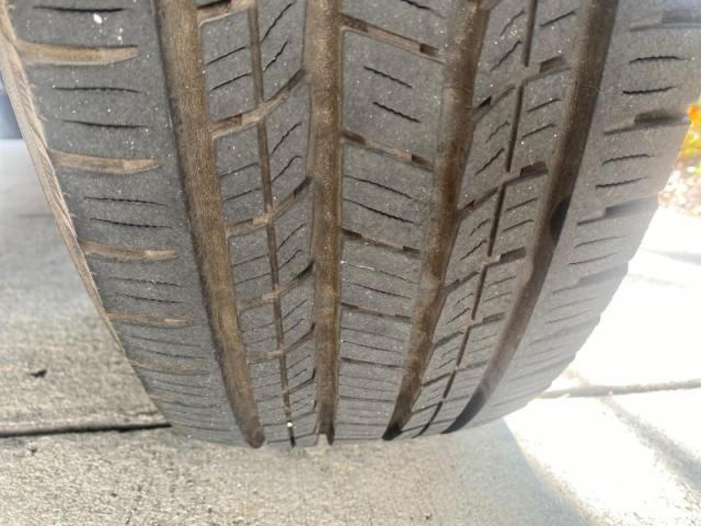 2005 Black /Dark Slate Gray Dodge Ram 1500 SLT 1 OWNER FL LOW MILES 52,299 (1D7HA16D35J) with an 5.7L V8 Hemi Magnum Engine engine, Automatic transmission, located at 4701 North Dixie Hwy, Pompano Beach, FL, 33064, (954) 422-2889, 26.240938, -80.123474 - OUR WEBPAGE FLORIDACARS1.COM HAS OVER 100 PHOTOS AND FREE CARFAX LINK 2005 DODGE RAM 1500 SLT 1 OWNER FLORIDA LIKE NEW! VIN: 1D7HA16D35J624608 1 D 7 H A 1 6 D 3 5 J 6 2 4 6 0 8 PICKUP 5.7L V8 F HEMI 5.7 V8 GASOLINE REAR WHEEL DRIVE Top Features Alloy Wheels Bed Liner Cloth Seats Basic Features ABS B - Photo#78