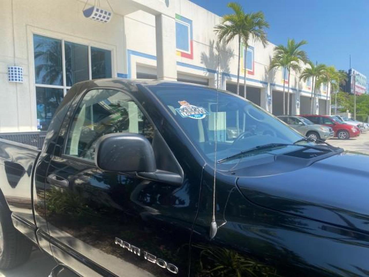 2005 Black /Dark Slate Gray Dodge Ram 1500 SLT 1 OWNER FL LOW MILES 52,299 (1D7HA16D35J) with an 5.7L V8 Hemi Magnum Engine engine, Automatic transmission, located at 4701 North Dixie Hwy, Pompano Beach, FL, 33064, (954) 422-2889, 26.240938, -80.123474 - OUR WEBPAGE FLORIDACARS1.COM HAS OVER 100 PHOTOS AND FREE CARFAX LINK 2005 DODGE RAM 1500 SLT 1 OWNER FLORIDA LIKE NEW! VIN: 1D7HA16D35J624608 1 D 7 H A 1 6 D 3 5 J 6 2 4 6 0 8 PICKUP 5.7L V8 F HEMI 5.7 V8 GASOLINE REAR WHEEL DRIVE Top Features Alloy Wheels Bed Liner Cloth Seats Basic Features ABS B - Photo#95