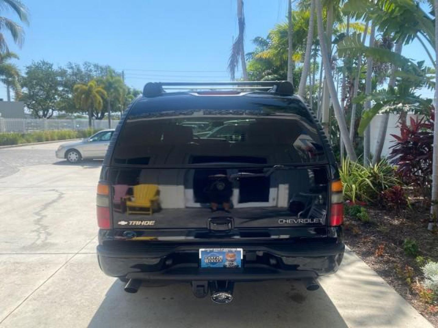 2005 Black /Gray/Dark Charcoal Chevrolet Tahoe LS Z71 1 OWNER LOW MILES 82,796 (1GNEC13T85R) with an 5.3L Vortec 5300 V8 SFI Engine engine, Automatic transmission, located at 4701 North Dixie Hwy, Pompano Beach, FL, 33064, (954) 422-2889, 26.240938, -80.123474 - OUR WEBPAGE FLORIDACARS1.COM HAS OVER 100 PHOTOS AND FREE CARFAX LINK 2005 CHEVROLET TAHOE LS 1 OWNER NO ACCIDENTS16 SERVICE RECORDS VIN: 1GNEC13T85R212888 1 G N E C 1 3 T 8 5 R 2 1 2 8 8 8 4 DOOR WAGON/SPORT UTILITY 5.3L V8 F GASOLINE REAR WHEEL DRIVE Top Features Alloy Wheels Rear Air Conditioning - Photo#6