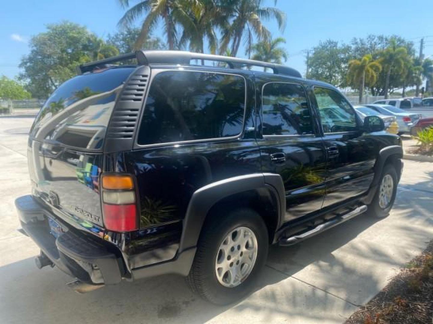 2005 Black /Gray/Dark Charcoal Chevrolet Tahoe LS Z71 1 OWNER LOW MILES 82,796 (1GNEC13T85R) with an 5.3L Vortec 5300 V8 SFI Engine engine, Automatic transmission, located at 4701 North Dixie Hwy, Pompano Beach, FL, 33064, (954) 422-2889, 26.240938, -80.123474 - OUR WEBPAGE FLORIDACARS1.COM HAS OVER 100 PHOTOS AND FREE CARFAX LINK 2005 CHEVROLET TAHOE LS 1 OWNER NO ACCIDENTS16 SERVICE RECORDS VIN: 1GNEC13T85R212888 1 G N E C 1 3 T 8 5 R 2 1 2 8 8 8 4 DOOR WAGON/SPORT UTILITY 5.3L V8 F GASOLINE REAR WHEEL DRIVE Top Features Alloy Wheels Rear Air Conditioning - Photo#7