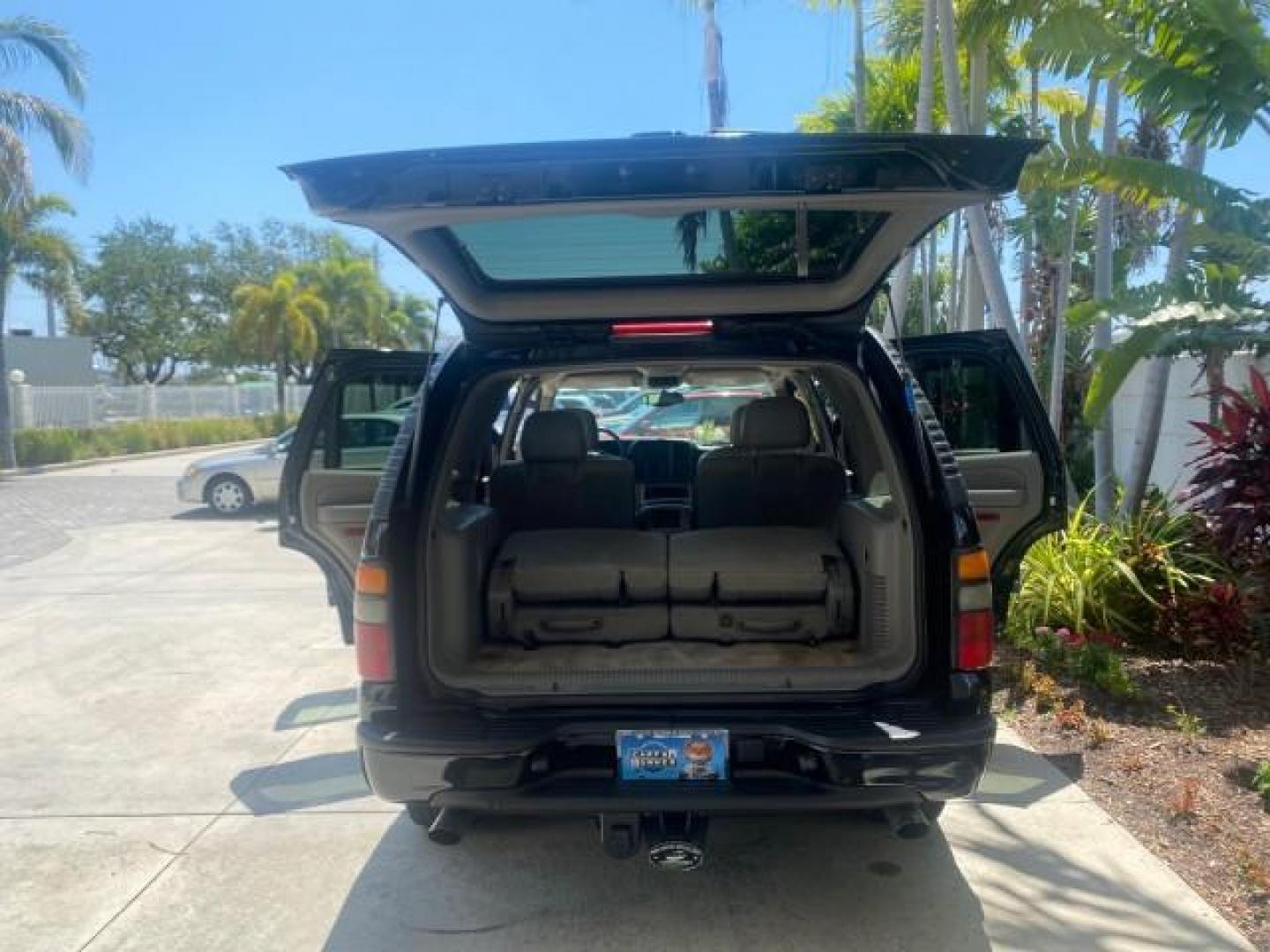 2005 Black /Gray/Dark Charcoal Chevrolet Tahoe LS Z71 1 OWNER LOW MILES 82,796 (1GNEC13T85R) with an 5.3L Vortec 5300 V8 SFI Engine engine, Automatic transmission, located at 4701 North Dixie Hwy, Pompano Beach, FL, 33064, (954) 422-2889, 26.240938, -80.123474 - OUR WEBPAGE FLORIDACARS1.COM HAS OVER 100 PHOTOS AND FREE CARFAX LINK 2005 CHEVROLET TAHOE LS 1 OWNER NO ACCIDENTS16 SERVICE RECORDS VIN: 1GNEC13T85R212888 1 G N E C 1 3 T 8 5 R 2 1 2 8 8 8 4 DOOR WAGON/SPORT UTILITY 5.3L V8 F GASOLINE REAR WHEEL DRIVE Top Features Alloy Wheels Rear Air Conditioning - Photo#15