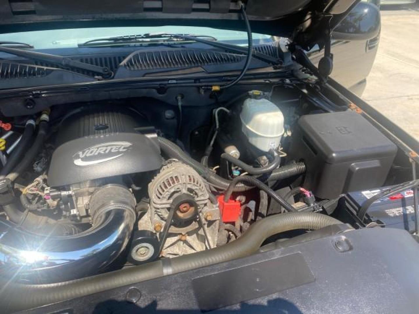 2005 Black /Gray/Dark Charcoal Chevrolet Tahoe LS Z71 1 OWNER LOW MILES 82,796 (1GNEC13T85R) with an 5.3L Vortec 5300 V8 SFI Engine engine, Automatic transmission, located at 4701 North Dixie Hwy, Pompano Beach, FL, 33064, (954) 422-2889, 26.240938, -80.123474 - OUR WEBPAGE FLORIDACARS1.COM HAS OVER 100 PHOTOS AND FREE CARFAX LINK 2005 CHEVROLET TAHOE LS 1 OWNER NO ACCIDENTS16 SERVICE RECORDS VIN: 1GNEC13T85R212888 1 G N E C 1 3 T 8 5 R 2 1 2 8 8 8 4 DOOR WAGON/SPORT UTILITY 5.3L V8 F GASOLINE REAR WHEEL DRIVE Top Features Alloy Wheels Rear Air Conditioning - Photo#25
