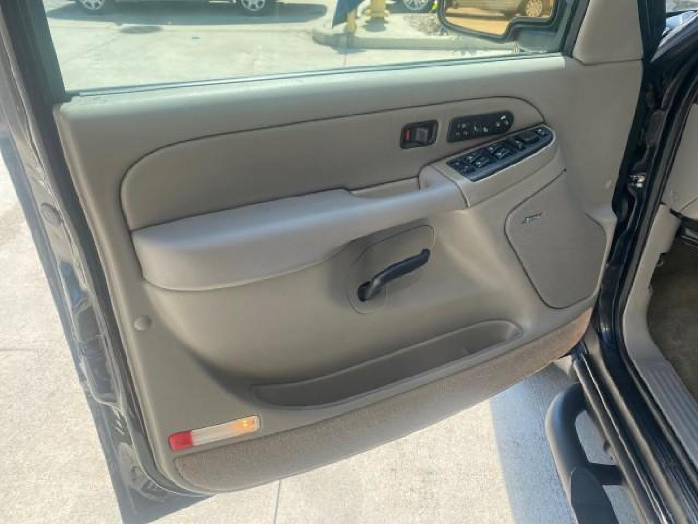 2005 Black /Gray/Dark Charcoal Chevrolet Tahoe LS Z71 1 OWNER LOW MILES 82,796 (1GNEC13T85R) with an 5.3L Vortec 5300 V8 SFI Engine engine, Automatic transmission, located at 4701 North Dixie Hwy, Pompano Beach, FL, 33064, (954) 422-2889, 26.240938, -80.123474 - OUR WEBPAGE FLORIDACARS1.COM HAS OVER 100 PHOTOS AND FREE CARFAX LINK 2005 CHEVROLET TAHOE LS 1 OWNER NO ACCIDENTS16 SERVICE RECORDS VIN: 1GNEC13T85R212888 1 G N E C 1 3 T 8 5 R 2 1 2 8 8 8 4 DOOR WAGON/SPORT UTILITY 5.3L V8 F GASOLINE REAR WHEEL DRIVE Top Features Alloy Wheels Rear Air Conditioning - Photo#31
