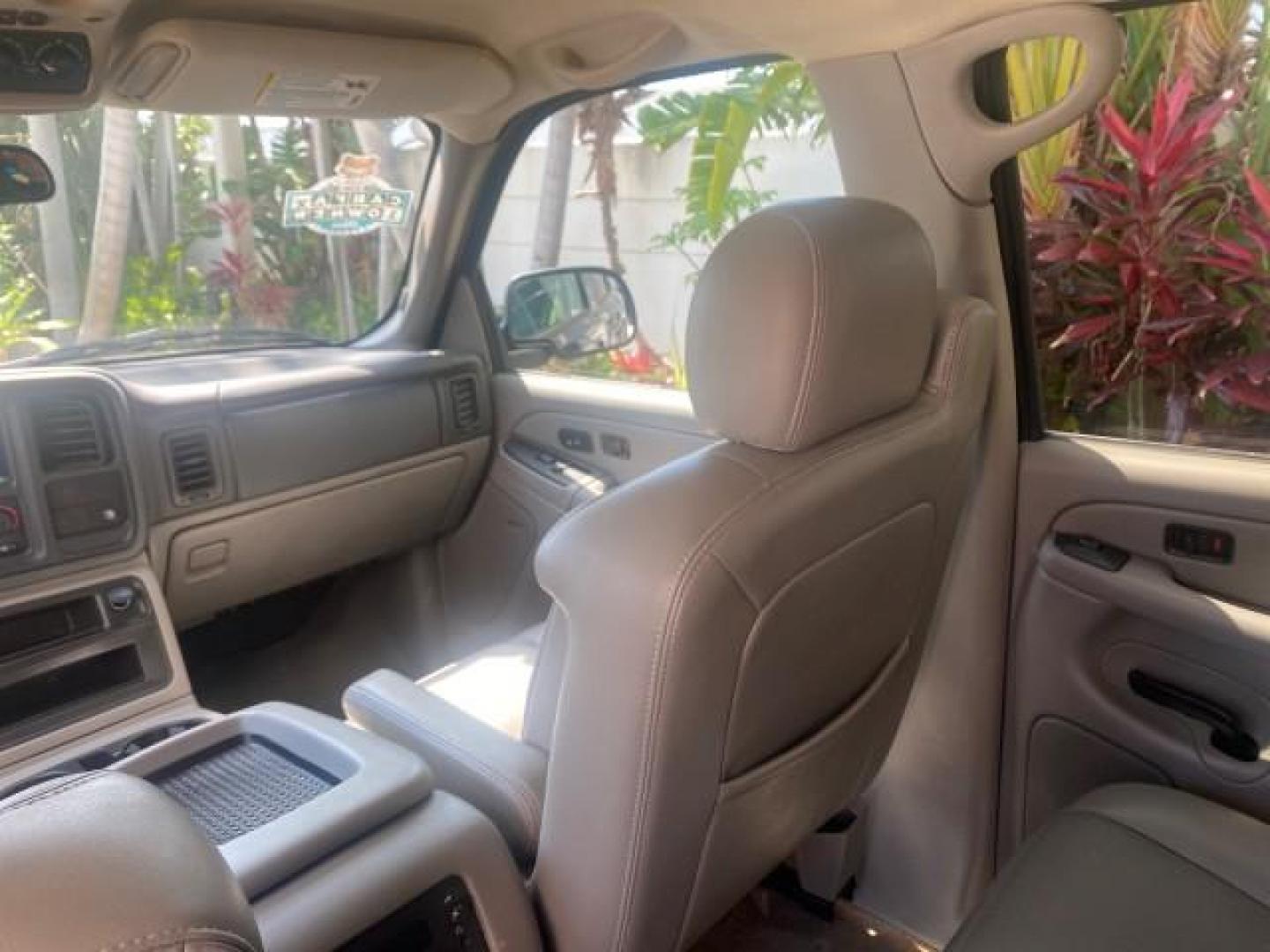 2005 Black /Gray/Dark Charcoal Chevrolet Tahoe LS Z71 1 OWNER LOW MILES 82,796 (1GNEC13T85R) with an 5.3L Vortec 5300 V8 SFI Engine engine, Automatic transmission, located at 4701 North Dixie Hwy, Pompano Beach, FL, 33064, (954) 422-2889, 26.240938, -80.123474 - OUR WEBPAGE FLORIDACARS1.COM HAS OVER 100 PHOTOS AND FREE CARFAX LINK 2005 CHEVROLET TAHOE LS 1 OWNER NO ACCIDENTS16 SERVICE RECORDS VIN: 1GNEC13T85R212888 1 G N E C 1 3 T 8 5 R 2 1 2 8 8 8 4 DOOR WAGON/SPORT UTILITY 5.3L V8 F GASOLINE REAR WHEEL DRIVE Top Features Alloy Wheels Rear Air Conditioning - Photo#70