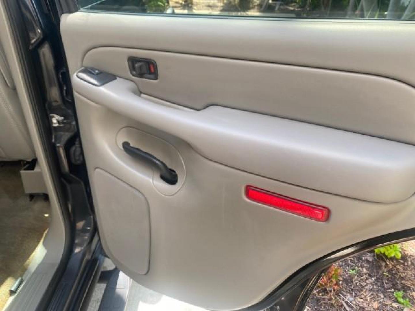 2005 Black /Gray/Dark Charcoal Chevrolet Tahoe LS Z71 1 OWNER LOW MILES 82,796 (1GNEC13T85R) with an 5.3L Vortec 5300 V8 SFI Engine engine, Automatic transmission, located at 4701 North Dixie Hwy, Pompano Beach, FL, 33064, (954) 422-2889, 26.240938, -80.123474 - OUR WEBPAGE FLORIDACARS1.COM HAS OVER 100 PHOTOS AND FREE CARFAX LINK 2005 CHEVROLET TAHOE LS 1 OWNER NO ACCIDENTS16 SERVICE RECORDS VIN: 1GNEC13T85R212888 1 G N E C 1 3 T 8 5 R 2 1 2 8 8 8 4 DOOR WAGON/SPORT UTILITY 5.3L V8 F GASOLINE REAR WHEEL DRIVE Top Features Alloy Wheels Rear Air Conditioning - Photo#93