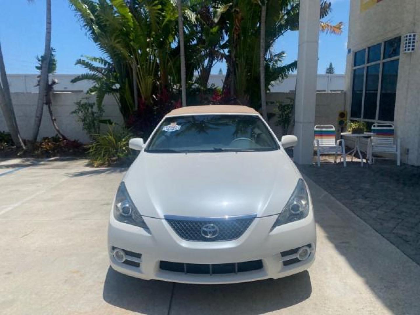 2008 Blizzard White Pearl /Ivory Toyota Camry Solara SLE 1 owner fl low miles 61,220 (4T1FA38P78U) with an 3.3L DOHC SMPI VVT-i 24-Valve V6 Engine engine, Automatic transmission, located at 4701 North Dixie Hwy, Pompano Beach, FL, 33064, (954) 422-2889, 26.240938, -80.123474 - OUR WEBPAGE FLORIDACARS1.COM HAS OVER 100 PHOTOS AND FREE CARFAX LINK 2008 TOYOTA CAMRY SOLARA SLE V6 PEARL WHITE IMMACULATE VIN: 4T1FA38P78U161195 4 T 1 F A 3 8 P 7 8 U 1 6 1 1 9 5 CONVERTIBLE 3.3L V6 F DOHC 24V 29 MPG GASOLINE FRONT WHEEL DRIVE Top Features Alloy Wheels Leather Seats Bluetooth Tec - Photo#2