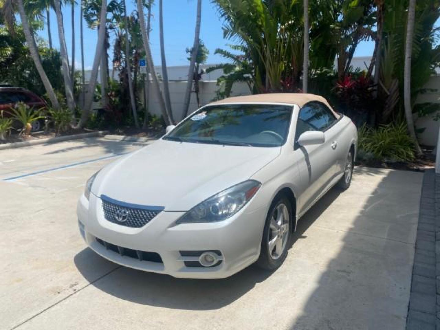 2008 Blizzard White Pearl /Ivory Toyota Camry Solara SLE 1 owner fl low miles 61,220 (4T1FA38P78U) with an 3.3L DOHC SMPI VVT-i 24-Valve V6 Engine engine, Automatic transmission, located at 4701 North Dixie Hwy, Pompano Beach, FL, 33064, (954) 422-2889, 26.240938, -80.123474 - OUR WEBPAGE FLORIDACARS1.COM HAS OVER 100 PHOTOS AND FREE CARFAX LINK 2008 TOYOTA CAMRY SOLARA SLE V6 PEARL WHITE IMMACULATE VIN: 4T1FA38P78U161195 4 T 1 F A 3 8 P 7 8 U 1 6 1 1 9 5 CONVERTIBLE 3.3L V6 F DOHC 24V 29 MPG GASOLINE FRONT WHEEL DRIVE Top Features Alloy Wheels Leather Seats Bluetooth Tec - Photo#3