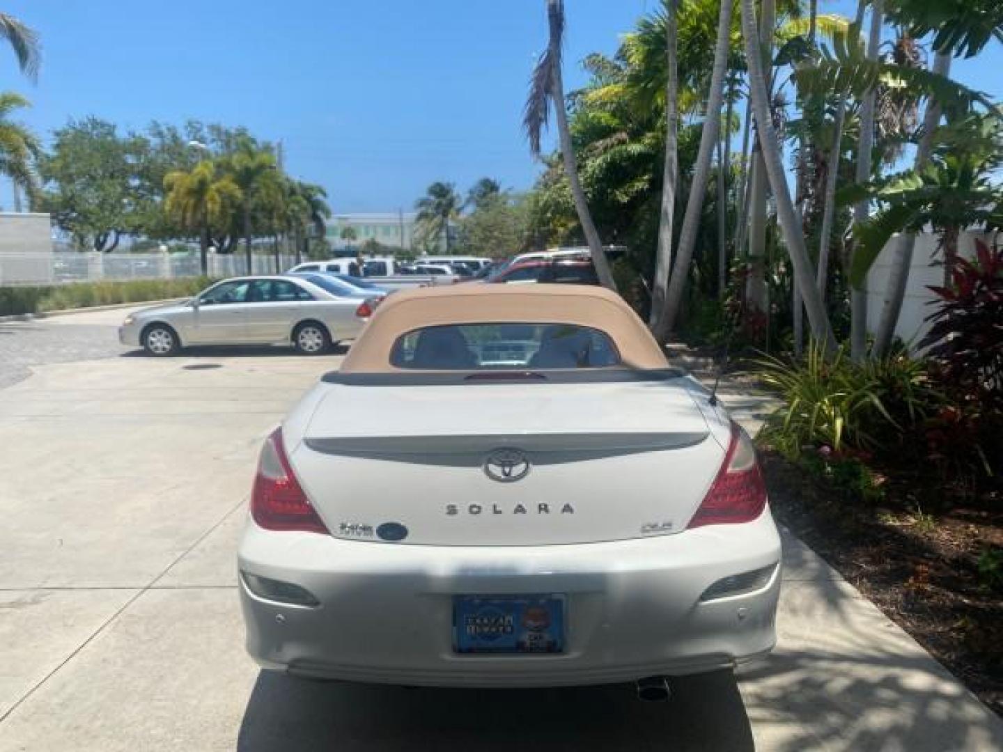 2008 Blizzard White Pearl /Ivory Toyota Camry Solara SLE 1 owner fl low miles 61,220 (4T1FA38P78U) with an 3.3L DOHC SMPI VVT-i 24-Valve V6 Engine engine, Automatic transmission, located at 4701 North Dixie Hwy, Pompano Beach, FL, 33064, (954) 422-2889, 26.240938, -80.123474 - OUR WEBPAGE FLORIDACARS1.COM HAS OVER 100 PHOTOS AND FREE CARFAX LINK 2008 TOYOTA CAMRY SOLARA SLE V6 PEARL WHITE IMMACULATE VIN: 4T1FA38P78U161195 4 T 1 F A 3 8 P 7 8 U 1 6 1 1 9 5 CONVERTIBLE 3.3L V6 F DOHC 24V 29 MPG GASOLINE FRONT WHEEL DRIVE Top Features Alloy Wheels Leather Seats Bluetooth Tec - Photo#6