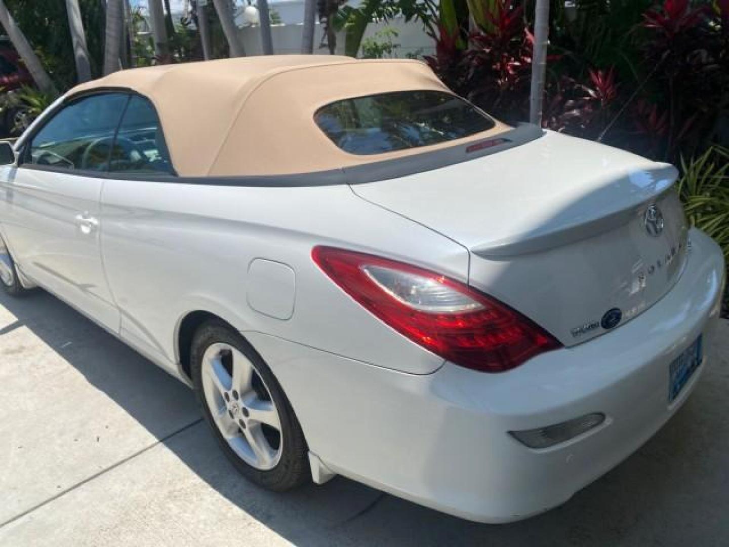 2008 Blizzard White Pearl /Ivory Toyota Camry Solara SLE 1 owner fl low miles 61,220 (4T1FA38P78U) with an 3.3L DOHC SMPI VVT-i 24-Valve V6 Engine engine, Automatic transmission, located at 4701 North Dixie Hwy, Pompano Beach, FL, 33064, (954) 422-2889, 26.240938, -80.123474 - OUR WEBPAGE FLORIDACARS1.COM HAS OVER 100 PHOTOS AND FREE CARFAX LINK 2008 TOYOTA CAMRY SOLARA SLE V6 PEARL WHITE IMMACULATE VIN: 4T1FA38P78U161195 4 T 1 F A 3 8 P 7 8 U 1 6 1 1 9 5 CONVERTIBLE 3.3L V6 F DOHC 24V 29 MPG GASOLINE FRONT WHEEL DRIVE Top Features Alloy Wheels Leather Seats Bluetooth Tec - Photo#66