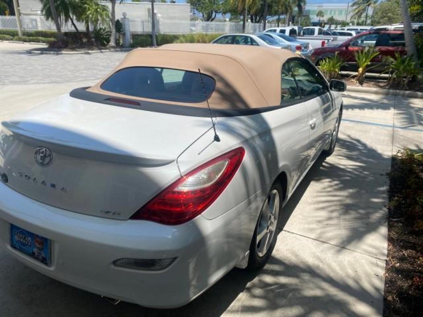 2008 Blizzard White Pearl /Ivory Toyota Camry Solara SLE 1 owner fl low miles 61,220 (4T1FA38P78U) with an 3.3L DOHC SMPI VVT-i 24-Valve V6 Engine engine, Automatic transmission, located at 4701 North Dixie Hwy, Pompano Beach, FL, 33064, (954) 422-2889, 26.240938, -80.123474 - OUR WEBPAGE FLORIDACARS1.COM HAS OVER 100 PHOTOS AND FREE CARFAX LINK 2008 TOYOTA CAMRY SOLARA SLE V6 PEARL WHITE IMMACULATE VIN: 4T1FA38P78U161195 4 T 1 F A 3 8 P 7 8 U 1 6 1 1 9 5 CONVERTIBLE 3.3L V6 F DOHC 24V 29 MPG GASOLINE FRONT WHEEL DRIVE Top Features Alloy Wheels Leather Seats Bluetooth Tec - Photo#68