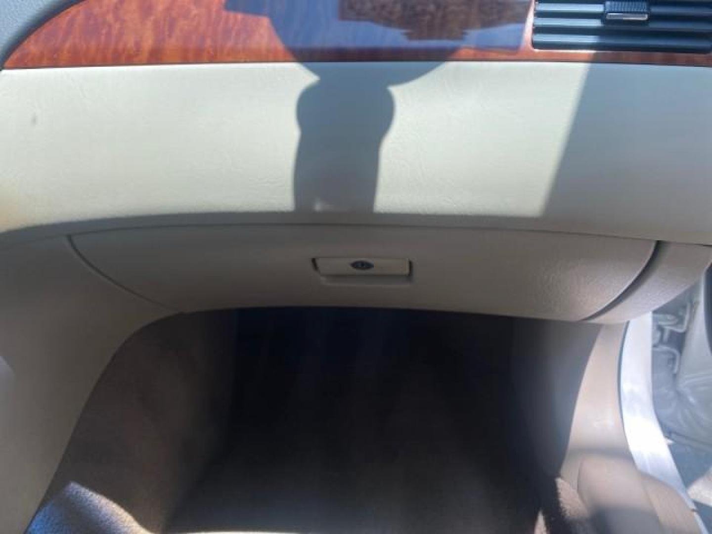 2008 Blizzard White Pearl /Ivory Toyota Camry Solara SLE 1 owner fl low miles 61,220 (4T1FA38P78U) with an 3.3L DOHC SMPI VVT-i 24-Valve V6 Engine engine, Automatic transmission, located at 4701 North Dixie Hwy, Pompano Beach, FL, 33064, (954) 422-2889, 26.240938, -80.123474 - OUR WEBPAGE FLORIDACARS1.COM HAS OVER 100 PHOTOS AND FREE CARFAX LINK 2008 TOYOTA CAMRY SOLARA SLE V6 PEARL WHITE IMMACULATE VIN: 4T1FA38P78U161195 4 T 1 F A 3 8 P 7 8 U 1 6 1 1 9 5 CONVERTIBLE 3.3L V6 F DOHC 24V 29 MPG GASOLINE FRONT WHEEL DRIVE Top Features Alloy Wheels Leather Seats Bluetooth Tec - Photo#88