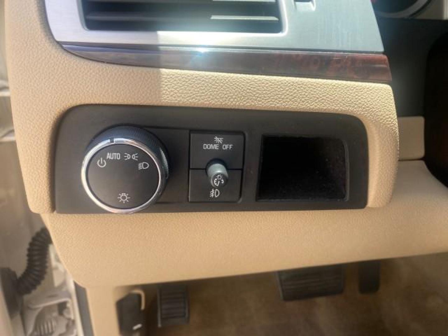 2013 White Diamond Tricoat /Cashmere w/Cocoa Accents Cadillac Escalade Luxury 1 OWNER LOW MILES 68,274 (1GYS3BEF3DR) with an 6.2L Vortec 1000 V8 SFI E85 Engine engine, Automatic transmission, located at 4701 North Dixie Hwy, Pompano Beach, FL, 33064, (954) 422-2889, 26.240938, -80.123474 - OUR WEBPAGE FLORIDACARS1.COM HAS OVER 100 PHOTOS AND FREE CARFAX LINK 2013 CADILLAC ESCALADE LUXURY $ 69,785 NEW 1 G Y S 3 B E F 3 D R 1 6 0 5 8 6 4 DOOR WAGON/SPORT UTILITY 6.2L V8 F OHV 16V FLEX FUEL REAR WHEEL DRIVE Top Features 20 Inch Plus Wheels Parking Sensors A/C Seat(s) Power Hatch/Deck Lid - Photo#41