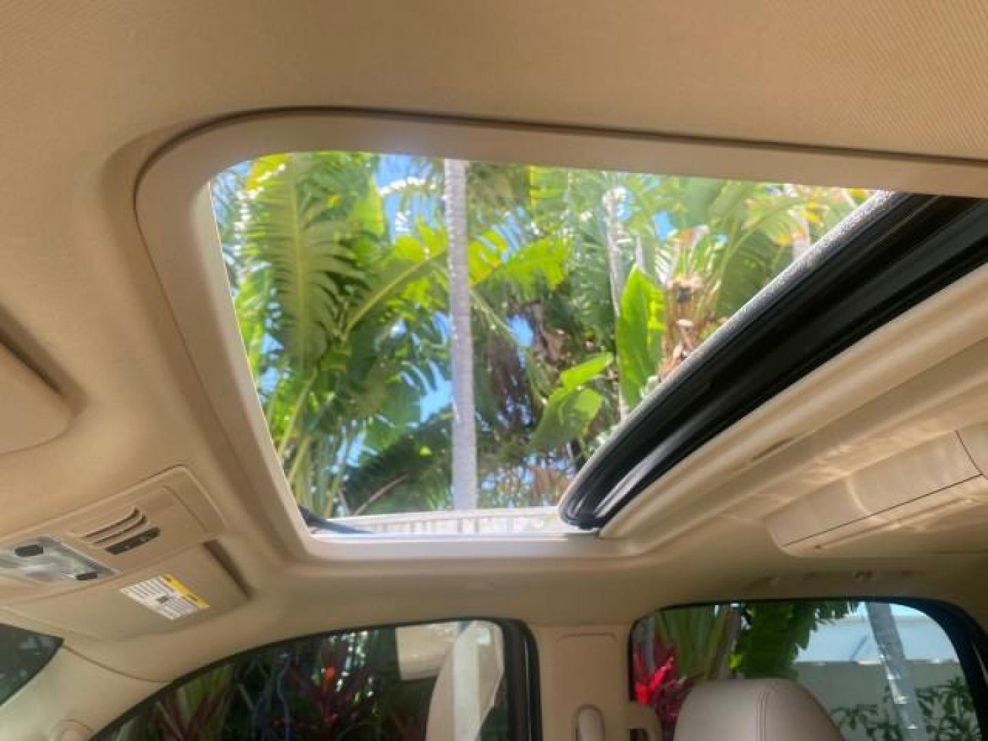 2013 White Diamond Tricoat /Cashmere w/Cocoa Accents Cadillac Escalade Luxury 1 OWNER LOW MILES 68,274 (1GYS3BEF3DR) with an 6.2L Vortec 1000 V8 SFI E85 Engine engine, Automatic transmission, located at 4701 North Dixie Hwy, Pompano Beach, FL, 33064, (954) 422-2889, 26.240938, -80.123474 - OUR WEBPAGE FLORIDACARS1.COM HAS OVER 100 PHOTOS AND FREE CARFAX LINK 2013 CADILLAC ESCALADE LUXURY $ 69,785 NEW 1 G Y S 3 B E F 3 D R 1 6 0 5 8 6 4 DOOR WAGON/SPORT UTILITY 6.2L V8 F OHV 16V FLEX FUEL REAR WHEEL DRIVE Top Features 20 Inch Plus Wheels Parking Sensors A/C Seat(s) Power Hatch/Deck Lid - Photo#54