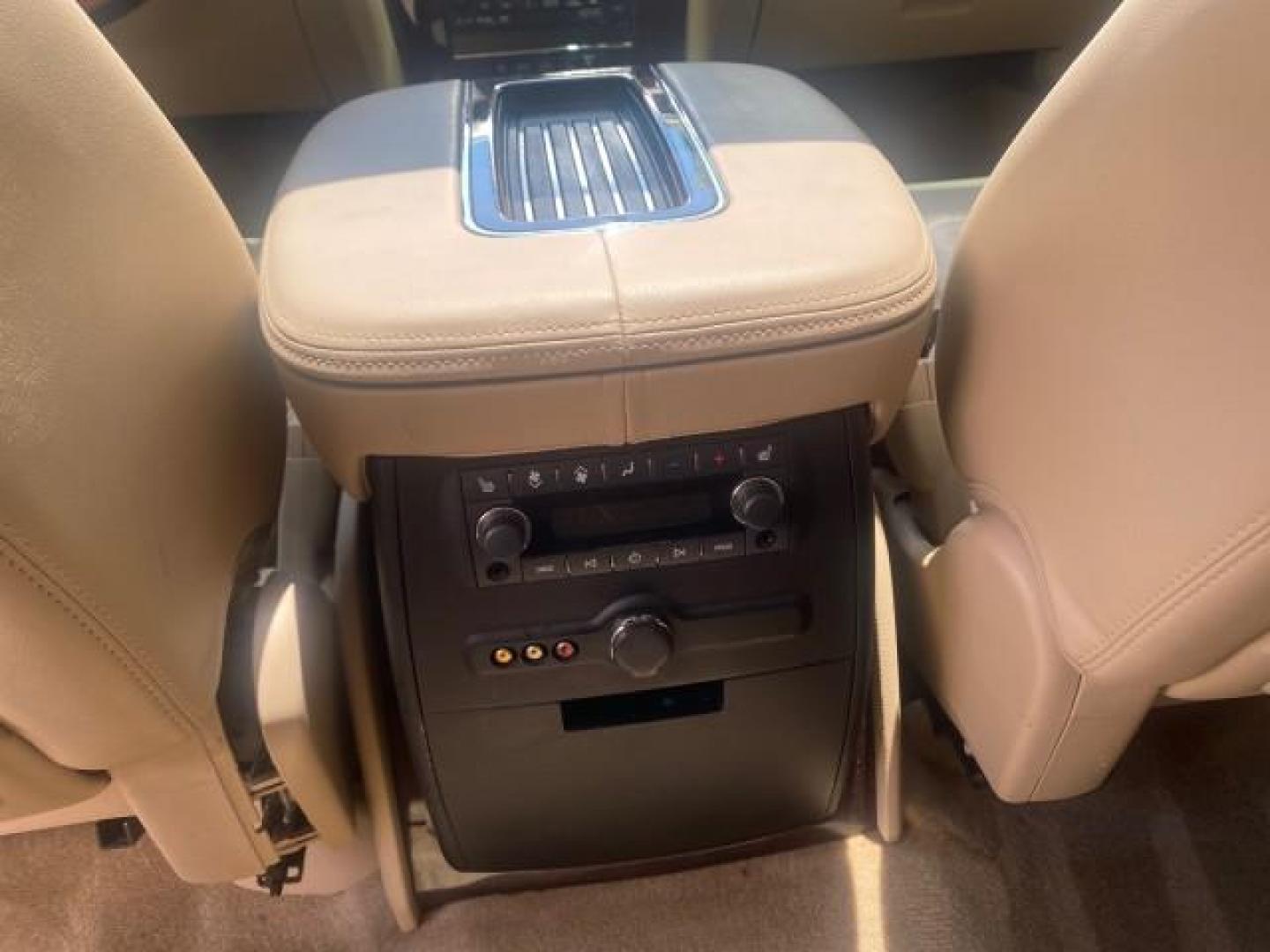 2013 White Diamond Tricoat /Cashmere w/Cocoa Accents Cadillac Escalade Luxury 1 OWNER LOW MILES 68,274 (1GYS3BEF3DR) with an 6.2L Vortec 1000 V8 SFI E85 Engine engine, Automatic transmission, located at 4701 North Dixie Hwy, Pompano Beach, FL, 33064, (954) 422-2889, 26.240938, -80.123474 - OUR WEBPAGE FLORIDACARS1.COM HAS OVER 100 PHOTOS AND FREE CARFAX LINK 2013 CADILLAC ESCALADE LUXURY $ 69,785 NEW 1 G Y S 3 B E F 3 D R 1 6 0 5 8 6 4 DOOR WAGON/SPORT UTILITY 6.2L V8 F OHV 16V FLEX FUEL REAR WHEEL DRIVE Top Features 20 Inch Plus Wheels Parking Sensors A/C Seat(s) Power Hatch/Deck Lid - Photo#63