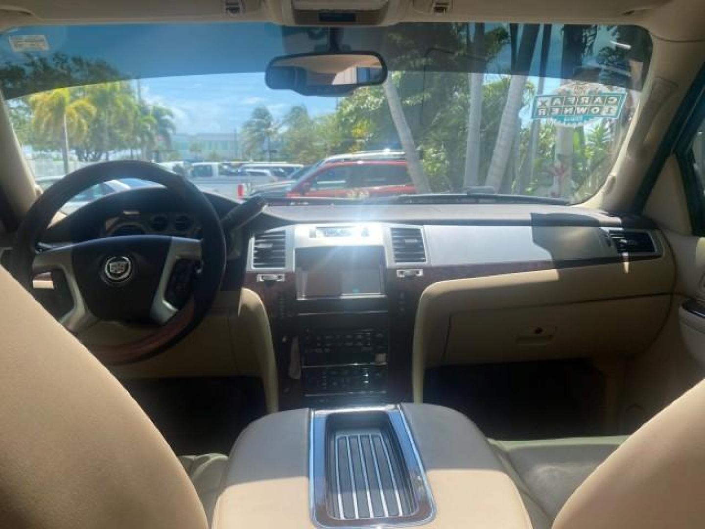 2013 White Diamond Tricoat /Cashmere w/Cocoa Accents Cadillac Escalade Luxury 1 OWNER LOW MILES 68,274 (1GYS3BEF3DR) with an 6.2L Vortec 1000 V8 SFI E85 Engine engine, Automatic transmission, located at 4701 North Dixie Hwy, Pompano Beach, FL, 33064, (954) 422-2889, 26.240938, -80.123474 - OUR WEBPAGE FLORIDACARS1.COM HAS OVER 100 PHOTOS AND FREE CARFAX LINK 2013 CADILLAC ESCALADE LUXURY $ 69,785 NEW 1 G Y S 3 B E F 3 D R 1 6 0 5 8 6 4 DOOR WAGON/SPORT UTILITY 6.2L V8 F OHV 16V FLEX FUEL REAR WHEEL DRIVE Top Features 20 Inch Plus Wheels Parking Sensors A/C Seat(s) Power Hatch/Deck Lid - Photo#64