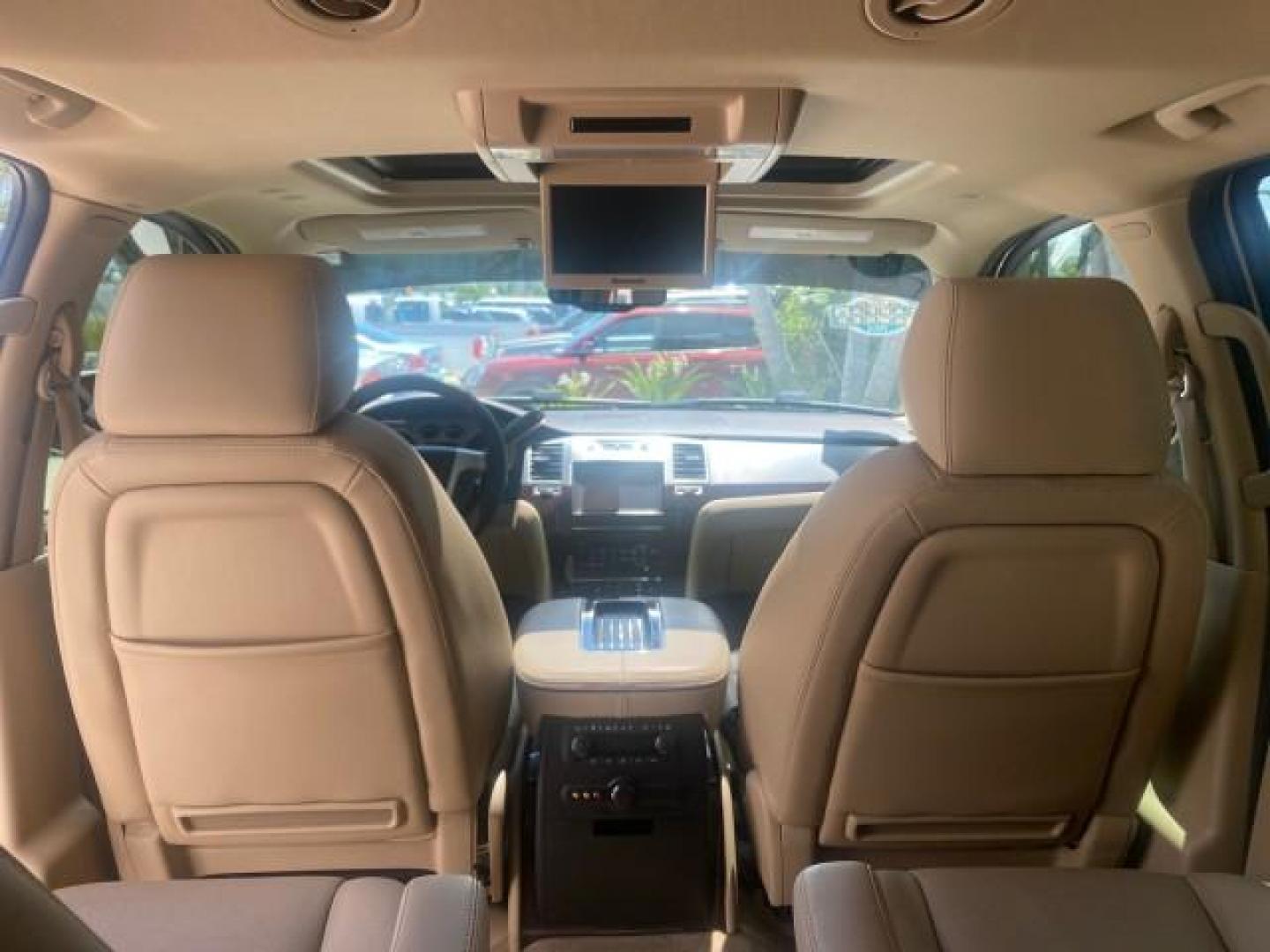 2013 White Diamond Tricoat /Cashmere w/Cocoa Accents Cadillac Escalade Luxury 1 OWNER LOW MILES 68,274 (1GYS3BEF3DR) with an 6.2L Vortec 1000 V8 SFI E85 Engine engine, Automatic transmission, located at 4701 North Dixie Hwy, Pompano Beach, FL, 33064, (954) 422-2889, 26.240938, -80.123474 - OUR WEBPAGE FLORIDACARS1.COM HAS OVER 100 PHOTOS AND FREE CARFAX LINK 2013 CADILLAC ESCALADE LUXURY $ 69,785 NEW 1 G Y S 3 B E F 3 D R 1 6 0 5 8 6 4 DOOR WAGON/SPORT UTILITY 6.2L V8 F OHV 16V FLEX FUEL REAR WHEEL DRIVE Top Features 20 Inch Plus Wheels Parking Sensors A/C Seat(s) Power Hatch/Deck Lid - Photo#69