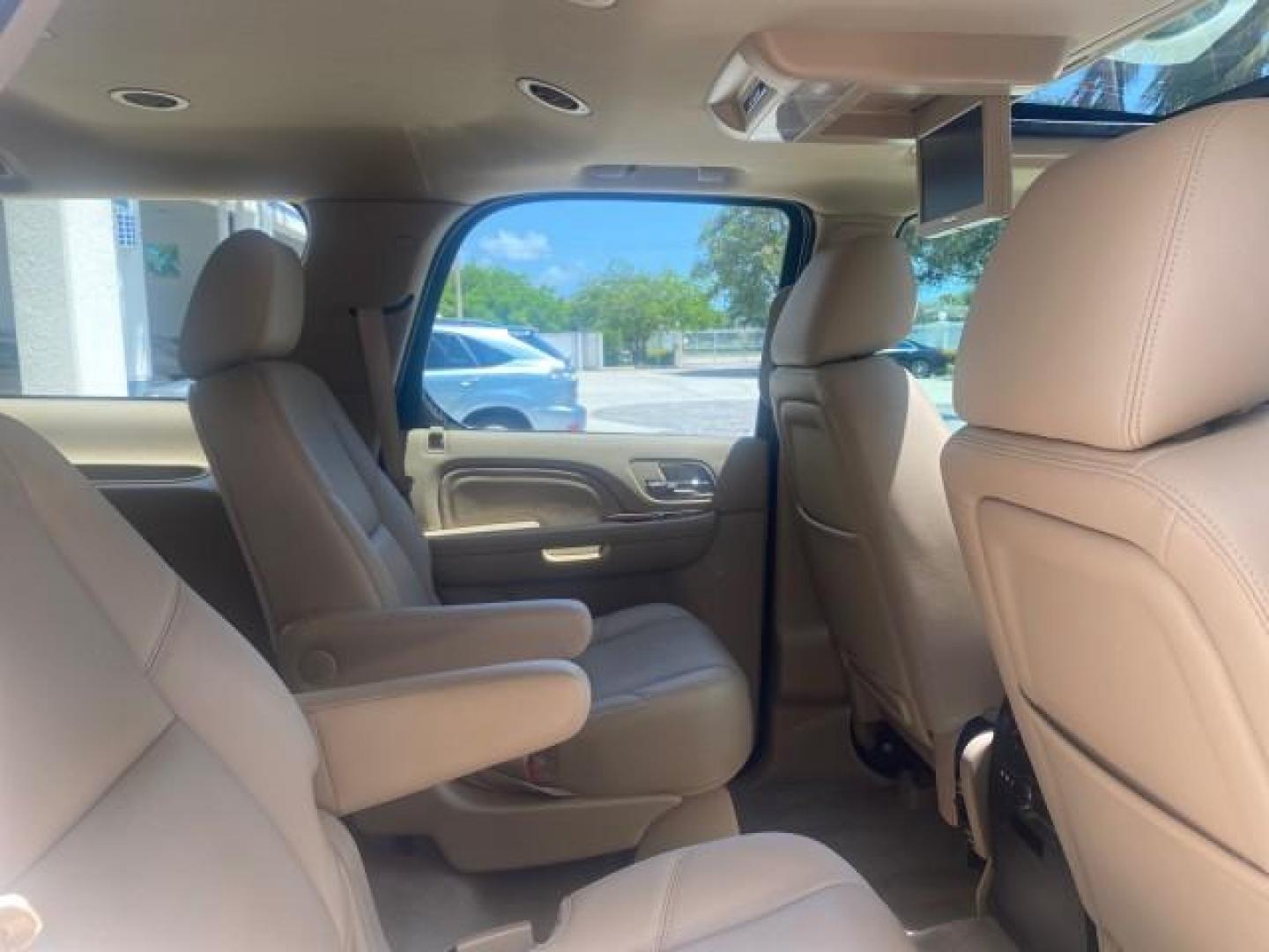 2013 White Diamond Tricoat /Cashmere w/Cocoa Accents Cadillac Escalade Luxury 1 OWNER LOW MILES 68,274 (1GYS3BEF3DR) with an 6.2L Vortec 1000 V8 SFI E85 Engine engine, Automatic transmission, located at 4701 North Dixie Hwy, Pompano Beach, FL, 33064, (954) 422-2889, 26.240938, -80.123474 - OUR WEBPAGE FLORIDACARS1.COM HAS OVER 100 PHOTOS AND FREE CARFAX LINK 2013 CADILLAC ESCALADE LUXURY $ 69,785 NEW 1 G Y S 3 B E F 3 D R 1 6 0 5 8 6 4 DOOR WAGON/SPORT UTILITY 6.2L V8 F OHV 16V FLEX FUEL REAR WHEEL DRIVE Top Features 20 Inch Plus Wheels Parking Sensors A/C Seat(s) Power Hatch/Deck Lid - Photo#94