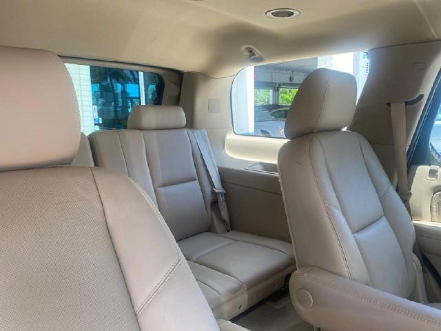 2013 White Diamond Tricoat /Cashmere w/Cocoa Accents Cadillac Escalade Luxury 1 OWNER LOW MILES 68,274 (1GYS3BEF3DR) with an 6.2L Vortec 1000 V8 SFI E85 Engine engine, Automatic transmission, located at 4701 North Dixie Hwy, Pompano Beach, FL, 33064, (954) 422-2889, 26.240938, -80.123474 - OUR WEBPAGE FLORIDACARS1.COM HAS OVER 100 PHOTOS AND FREE CARFAX LINK 2013 CADILLAC ESCALADE LUXURY $ 69,785 NEW 1 G Y S 3 B E F 3 D R 1 6 0 5 8 6 4 DOOR WAGON/SPORT UTILITY 6.2L V8 F OHV 16V FLEX FUEL REAR WHEEL DRIVE Top Features 20 Inch Plus Wheels Parking Sensors A/C Seat(s) Power Hatch/Deck Lid - Photo#96