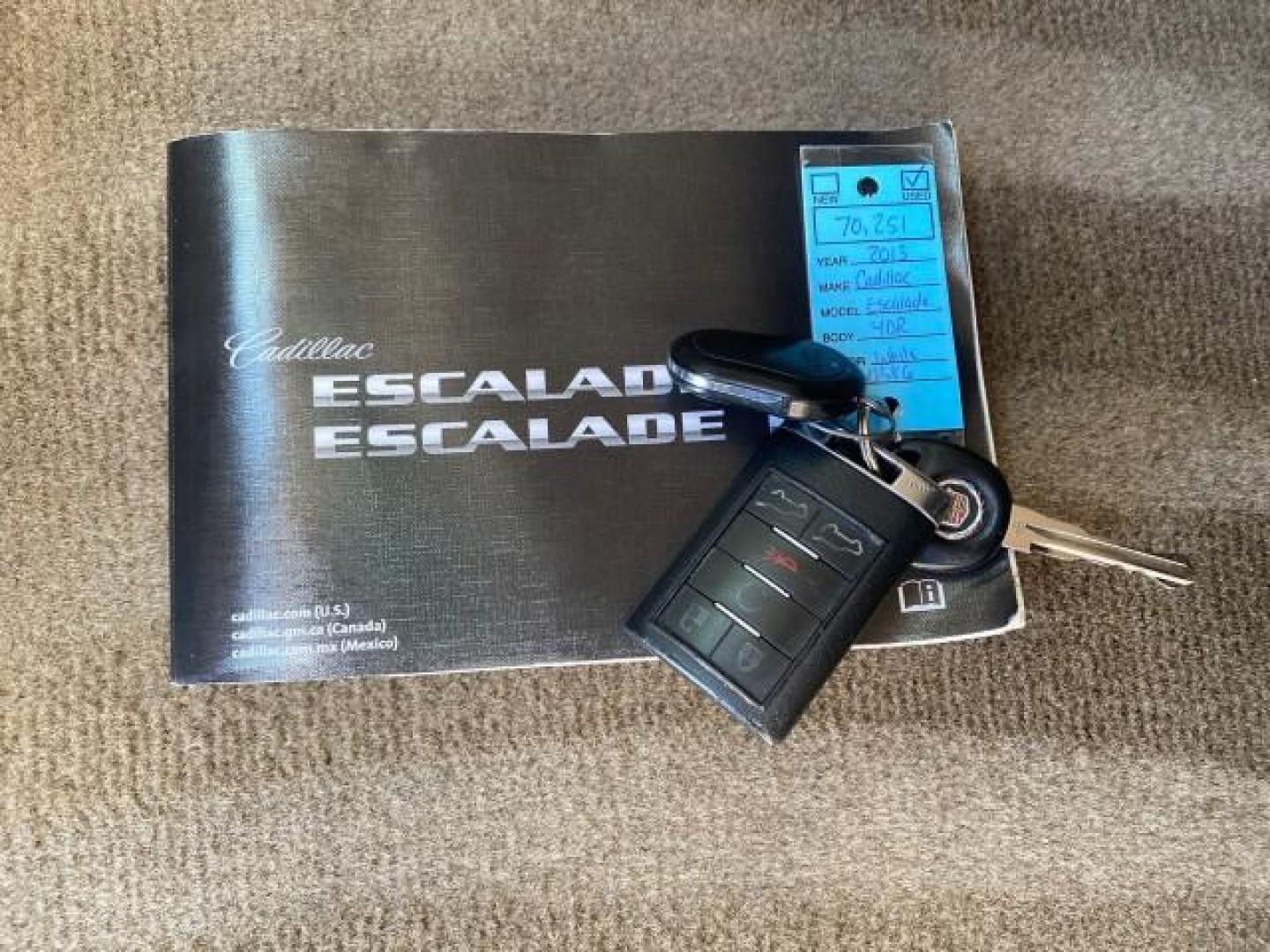 2013 White Diamond Tricoat /Cashmere w/Cocoa Accents Cadillac Escalade Luxury 1 OWNER LOW MILES 70,251 (1GYS3BEF3DR) with an 6.2L Vortec 1000 V8 SFI E85 Engine engine, Automatic transmission, located at 4701 North Dixie Hwy, Pompano Beach, FL, 33064, (954) 422-2889, 26.240938, -80.123474 - OUR WEBPAGE FLORIDACARS1.COM HAS OVER 100 PHOTOS AND FREE CARFAX LINK 2013 CADILLAC ESCALADE LUXURY $ 69,785 NEW 1 G Y S 3 B E F 3 D R 1 6 0 5 8 6 4 DOOR WAGON/SPORT UTILITY 6.2L V8 F OHV 16V FLEX FUEL REAR WHEEL DRIVE Top Features 20 Inch Plus Wheels Parking Sensors A/C Seat(s) Power Hatch/Deck Lid - Photo#23